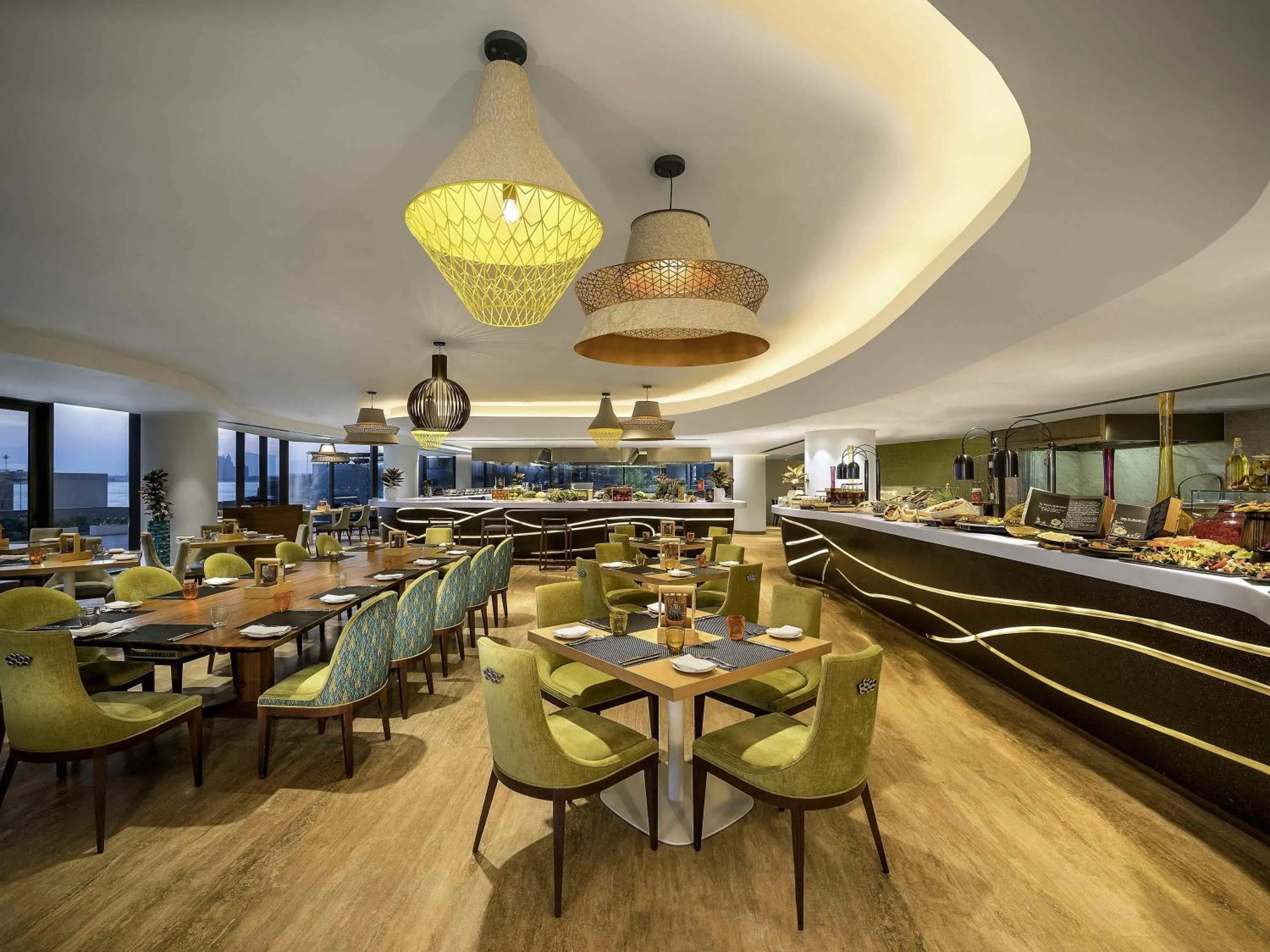 Restaurant/places to eat in The Retreat Palm Dubai MGallery by Sofitel