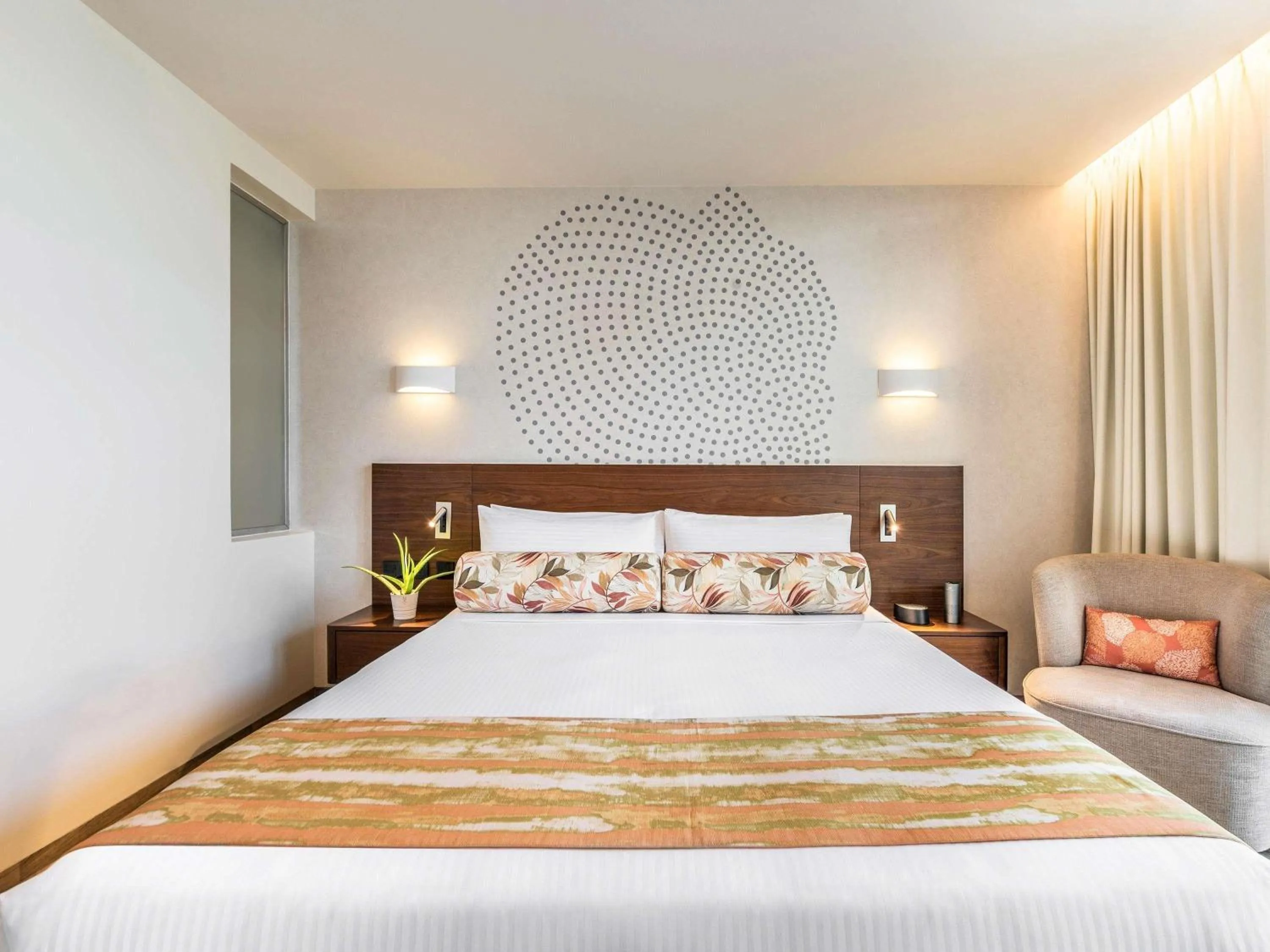 Bedroom, Bed in The Retreat Palm Dubai MGallery by Sofitel