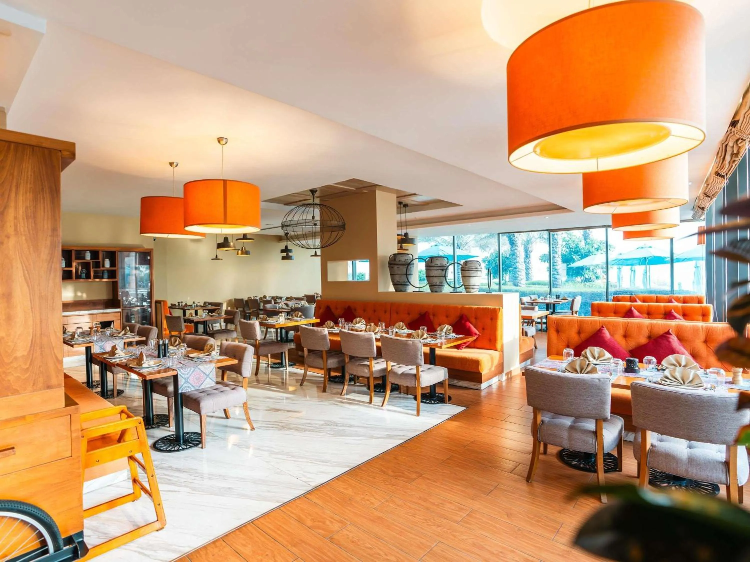 Restaurant/places to eat in The Retreat Palm Dubai MGallery by Sofitel