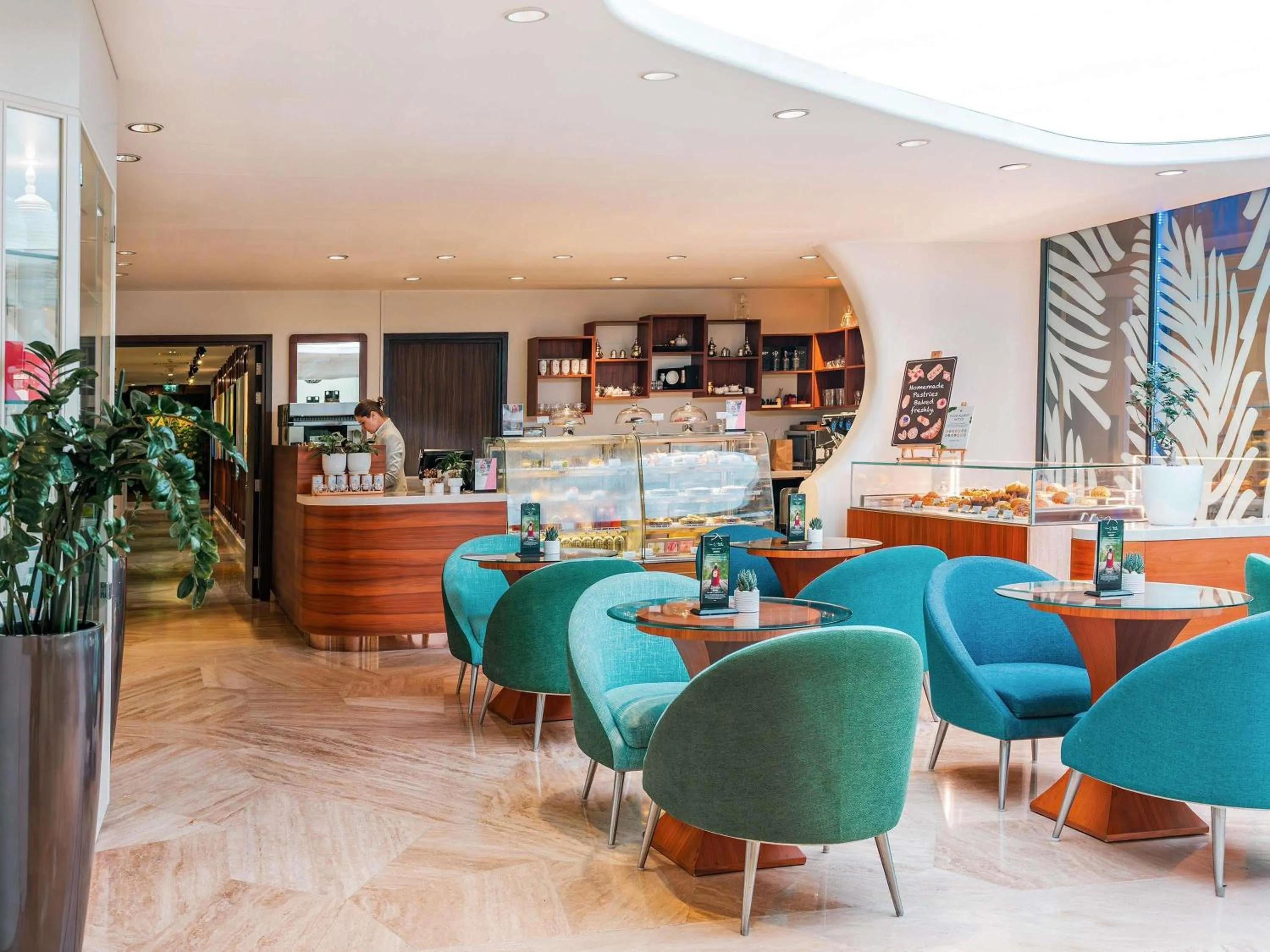 Restaurant/places to eat in The Retreat Palm Dubai MGallery by Sofitel