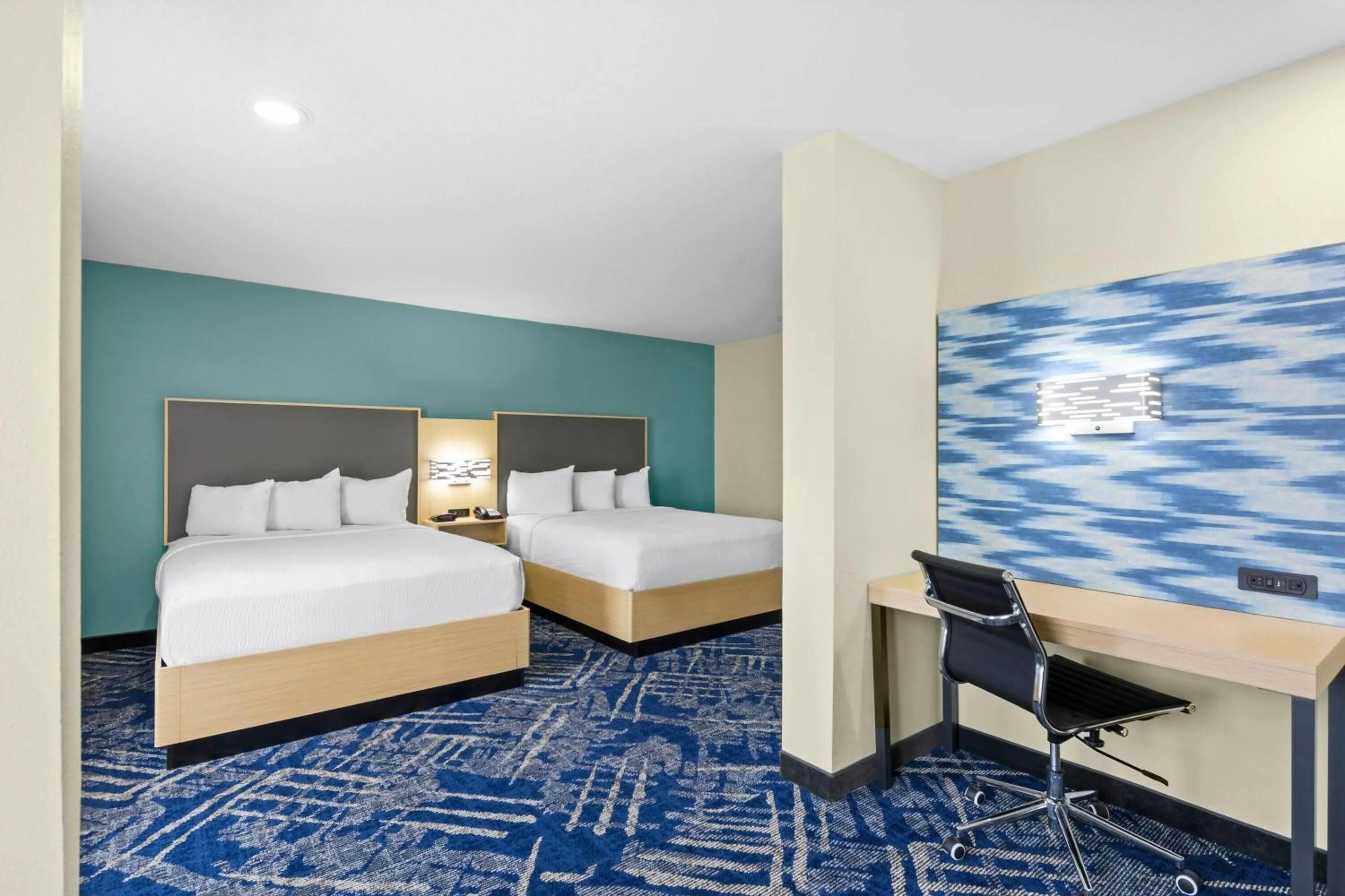 Photo of the whole room, Bed in Baymont by Wyndham Grovetown Augusta