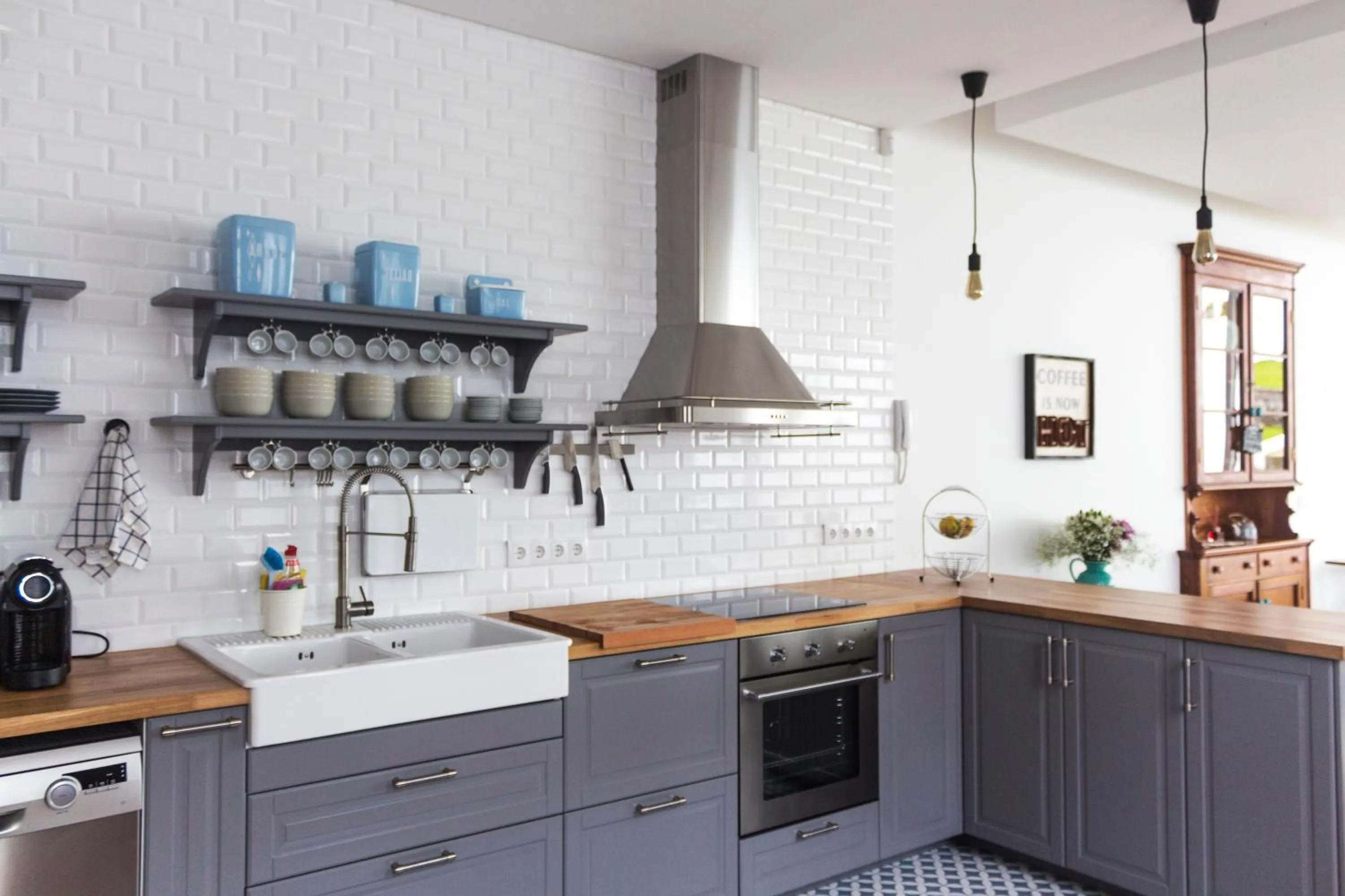 Communal kitchen in My Angra Charming House