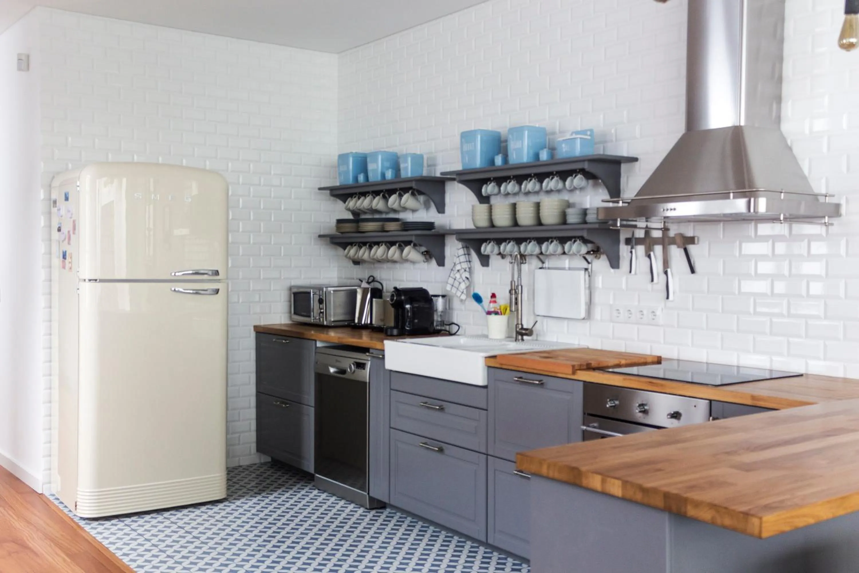 Communal kitchen in My Angra Charming House