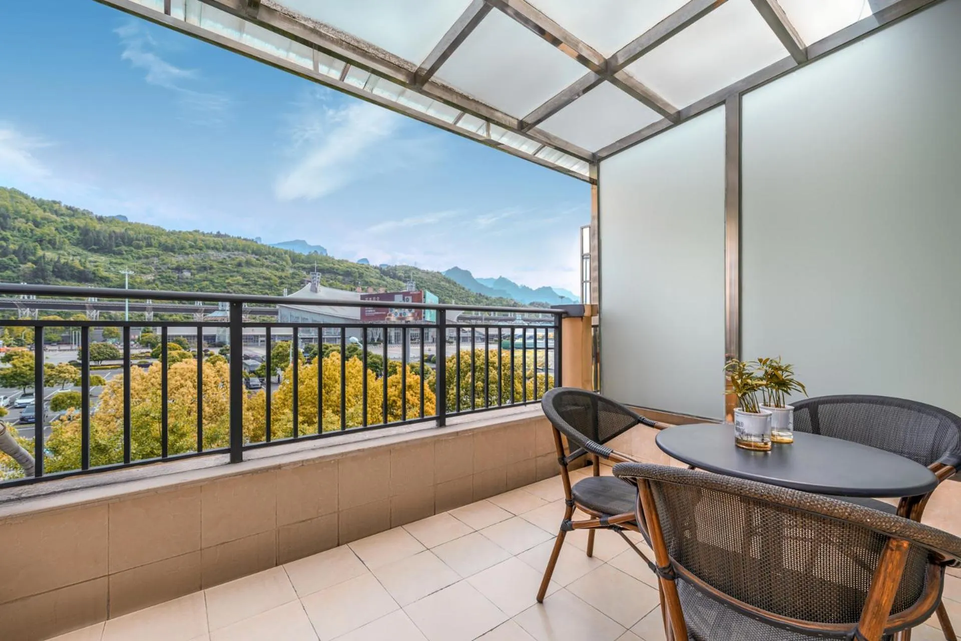 Balcony/Terrace in Home Inn Zhangjiajie Tianmen Mountain Branch