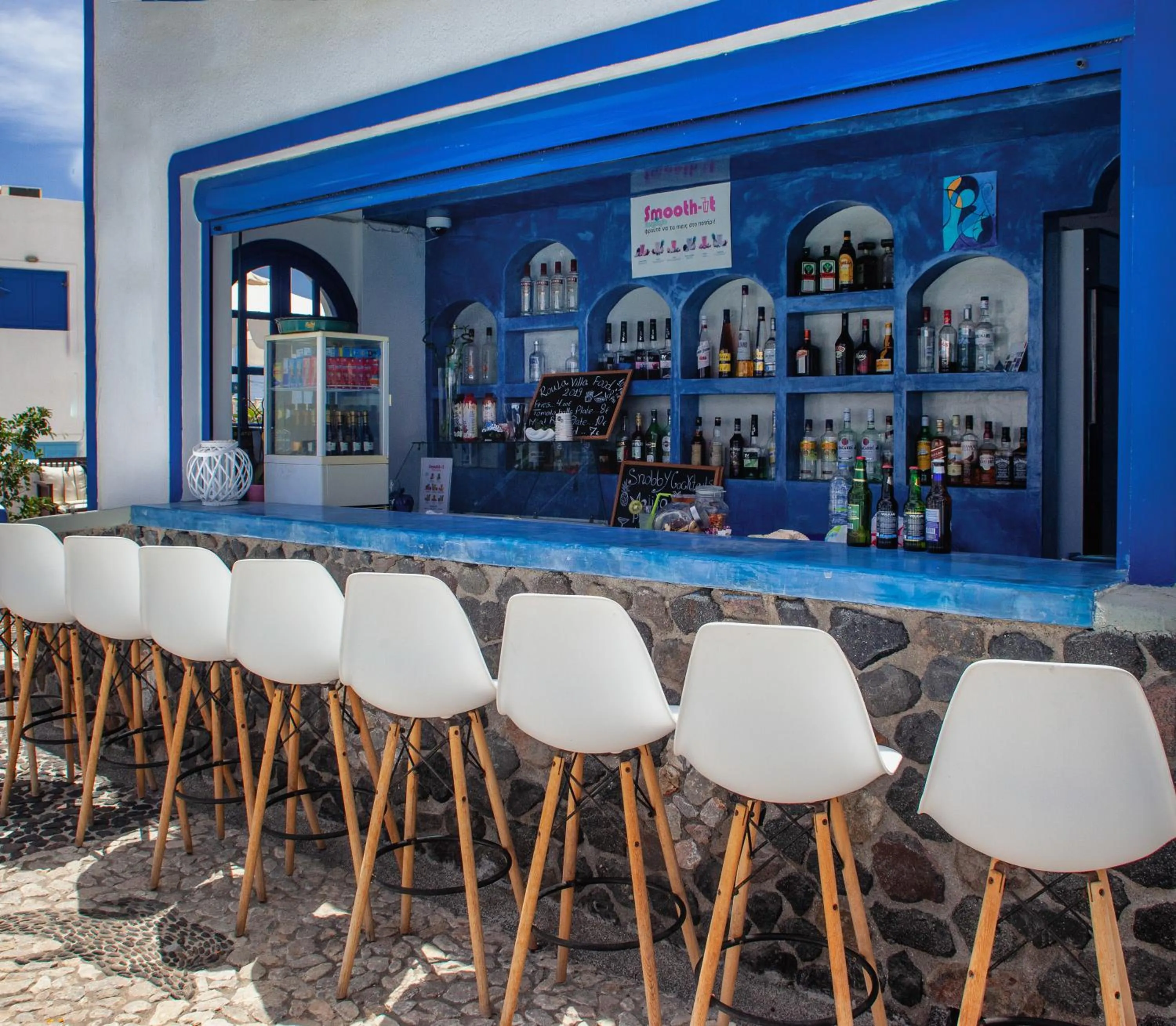 Lounge or bar in Roula Villa Studios & Apartments