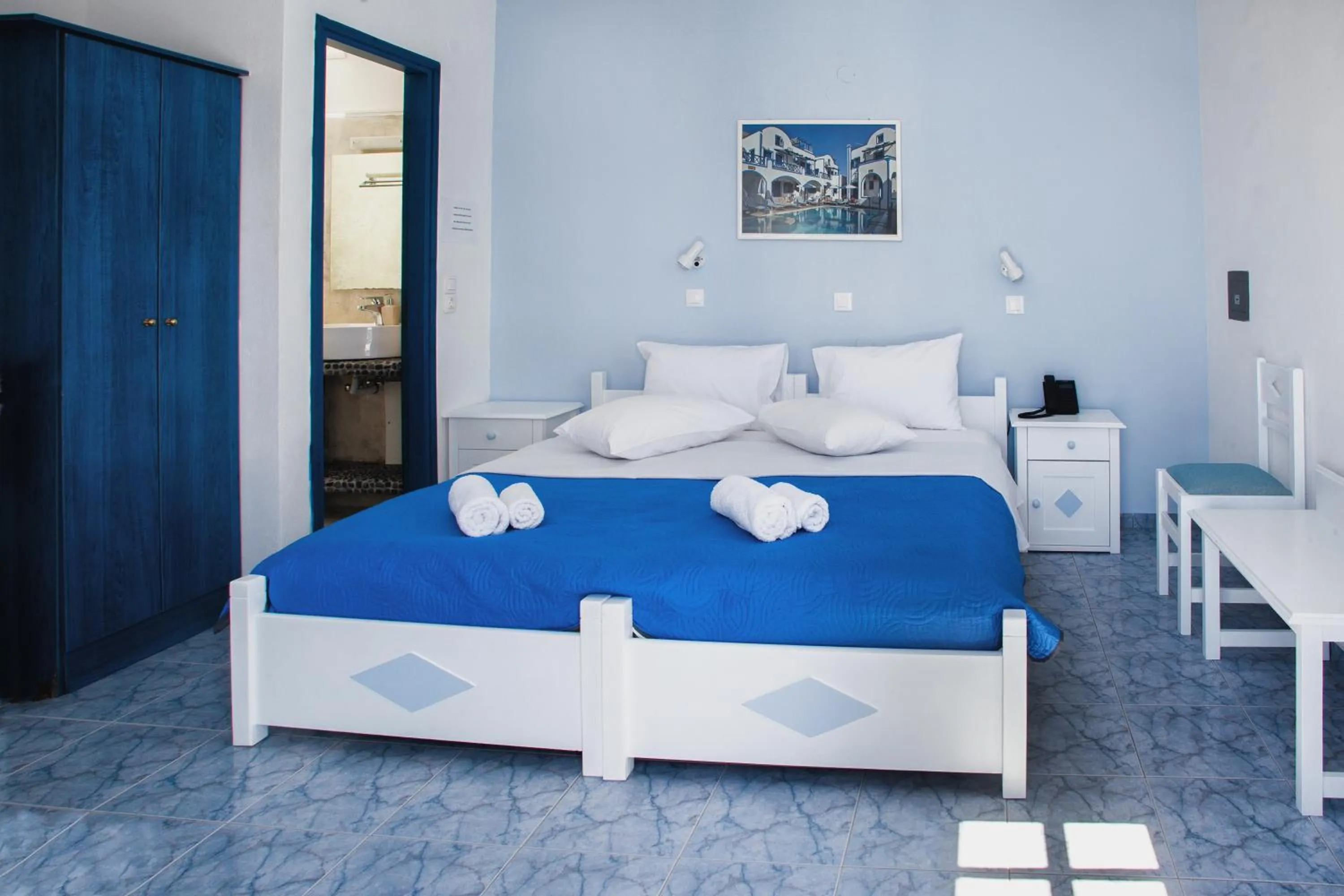 Bed in Roula Villa Studios & Apartments