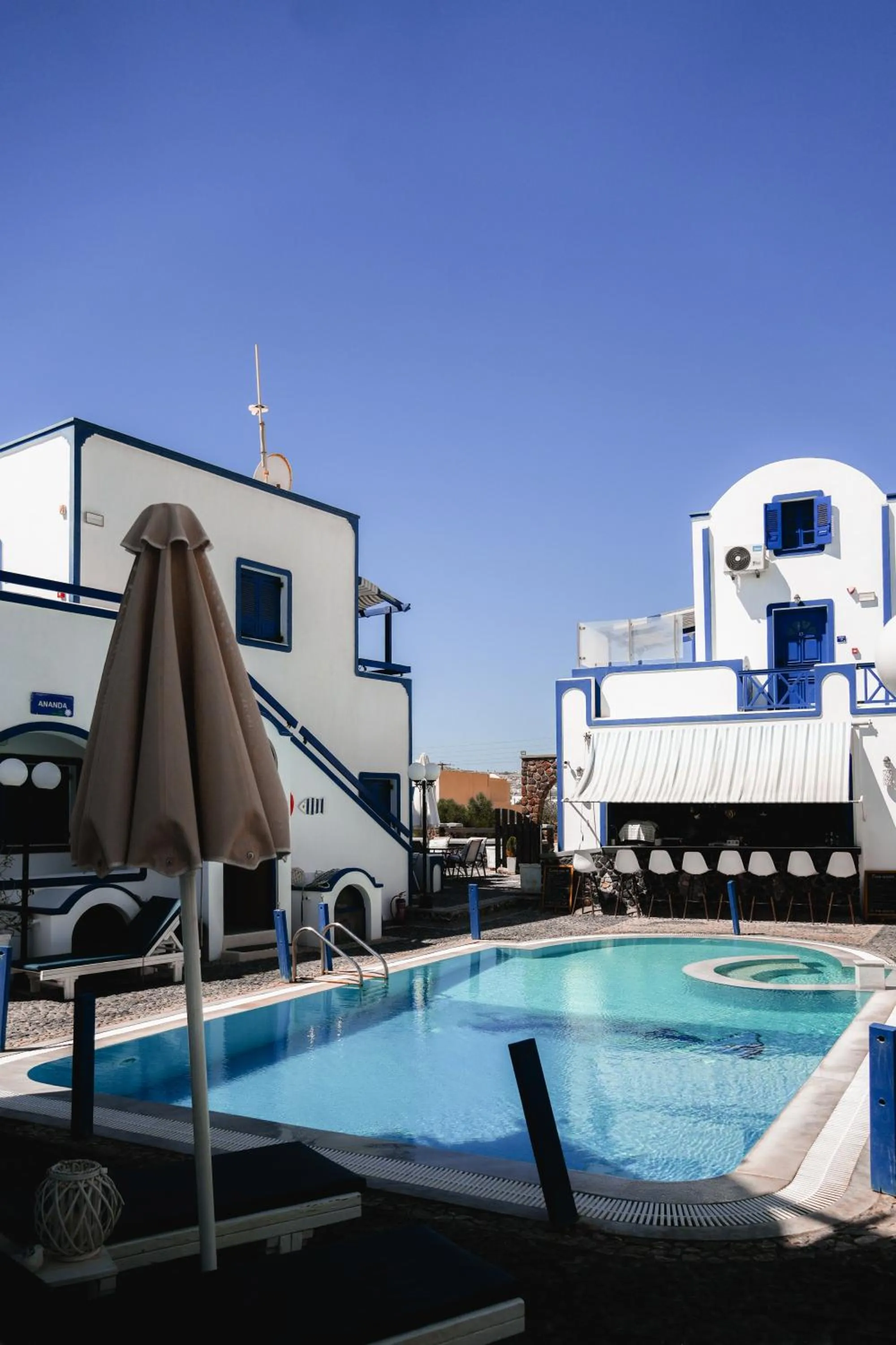 Restaurant/places to eat in Roula Villa Studios & Apartments