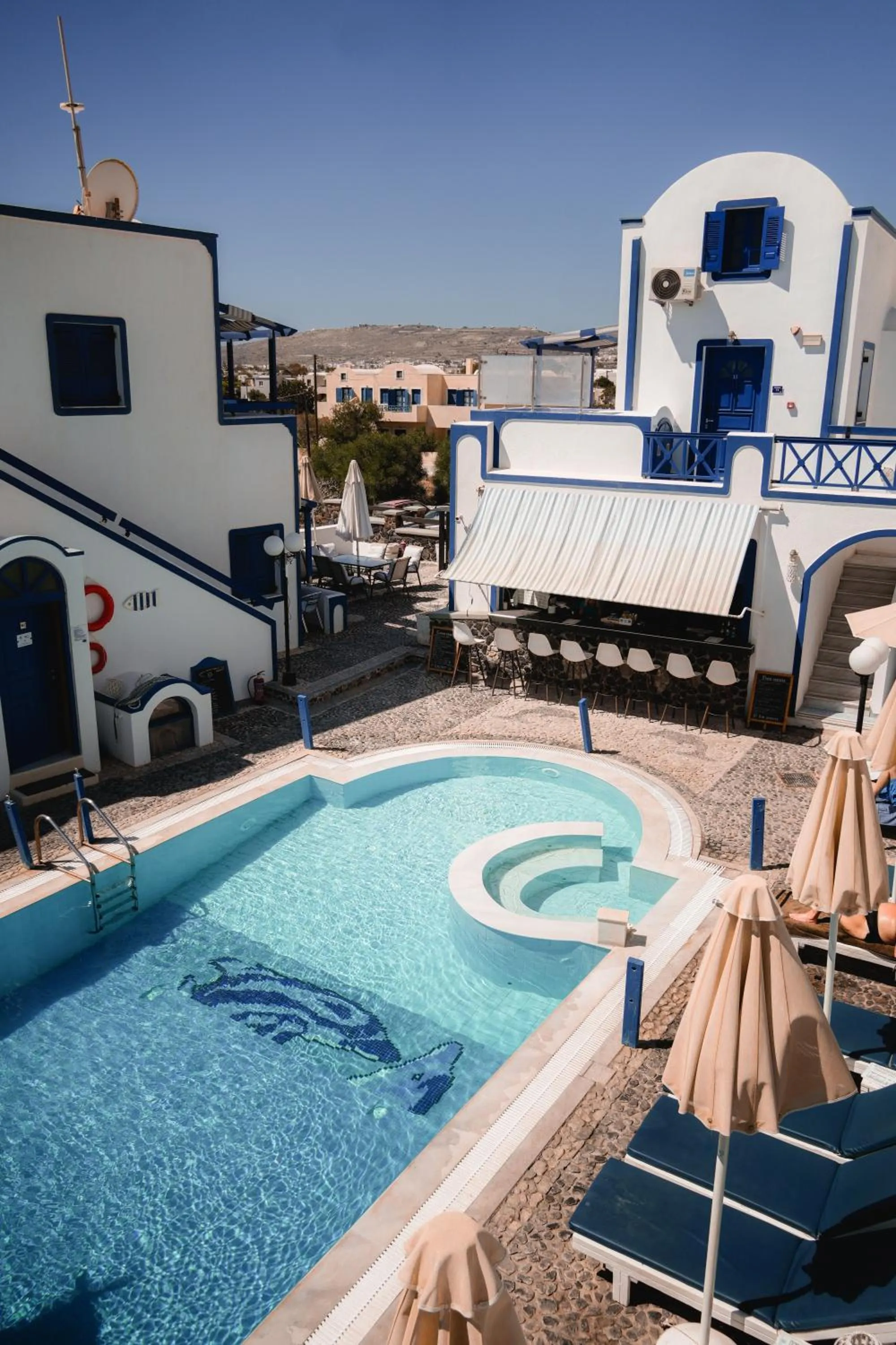 Property building in Roula Villa Studios & Apartments