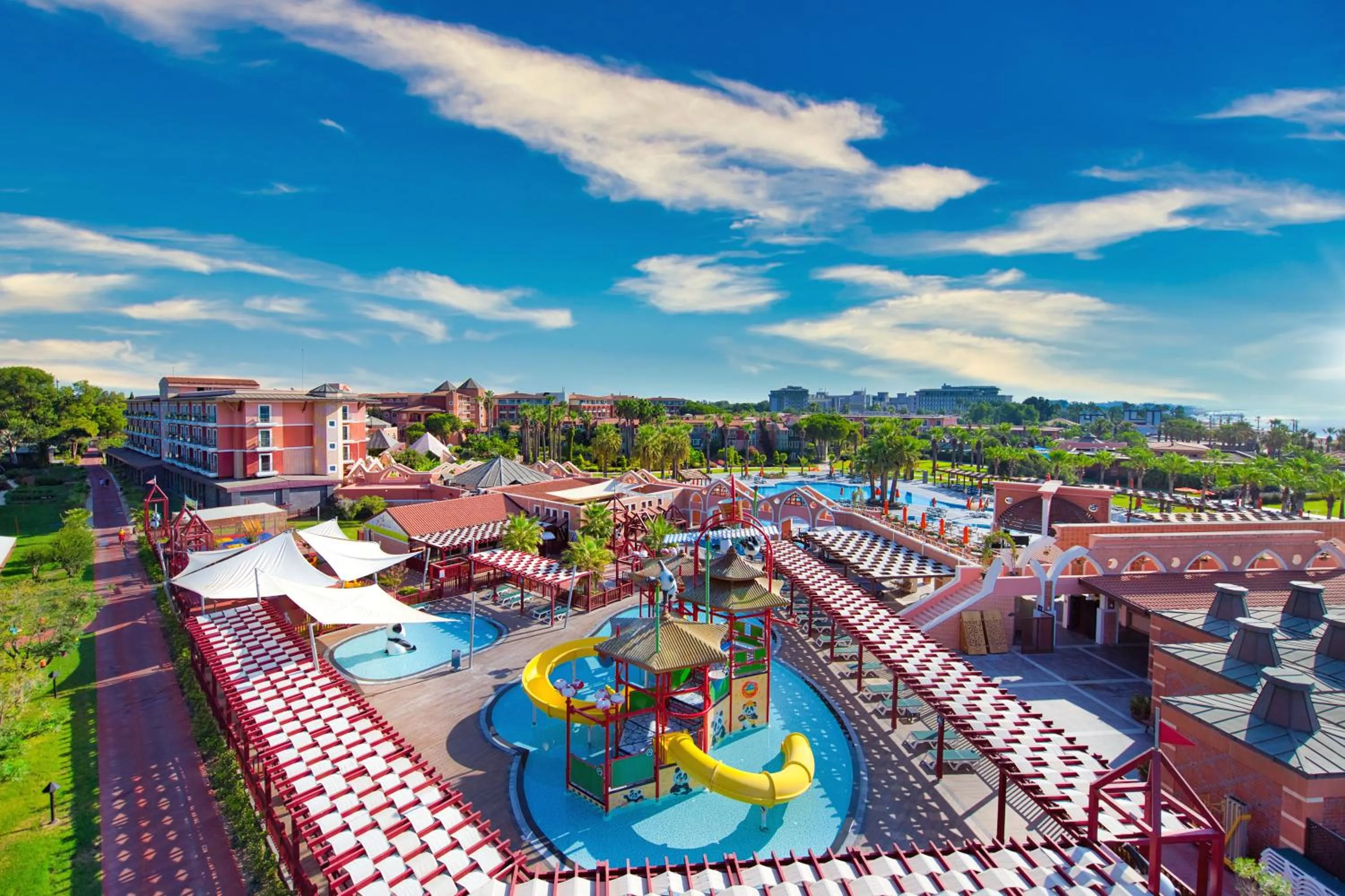 Swimming pool in Megasaray Club Belek