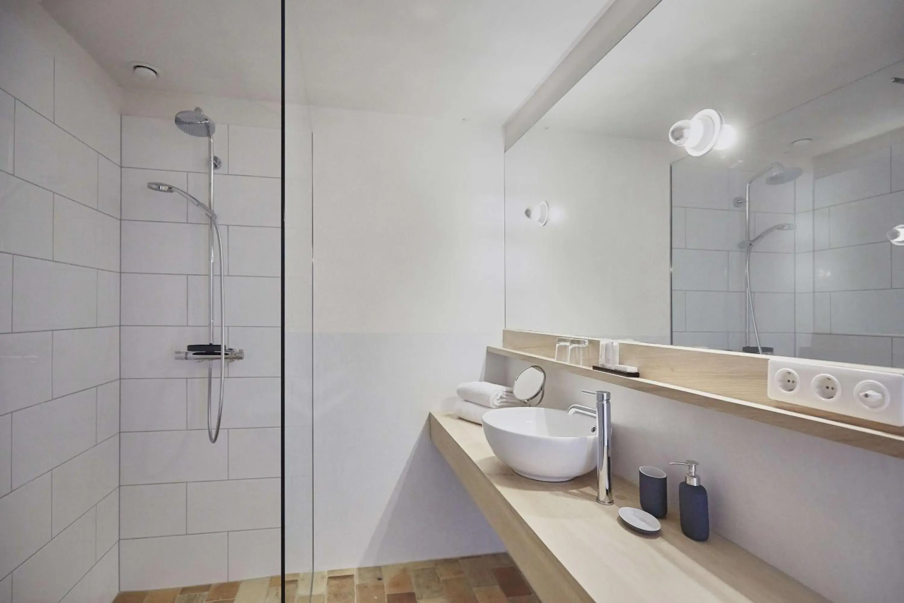 Large Double Room - single occupancy in Herberg de Zwarte Ruiter Large Double Room - single occupancy in Herberg de Zwarte Ruiter