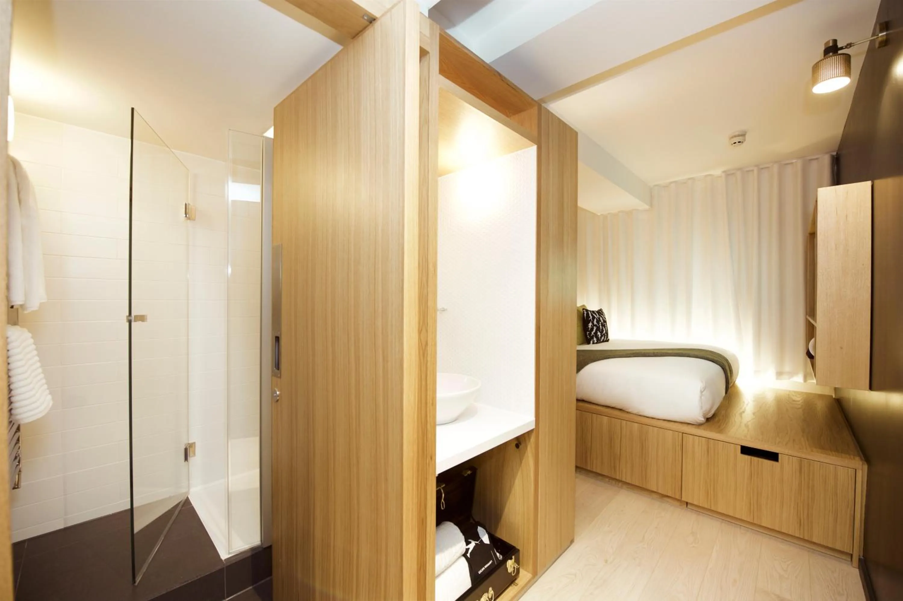 Bed in Wilde Aparthotels London Covent Garden