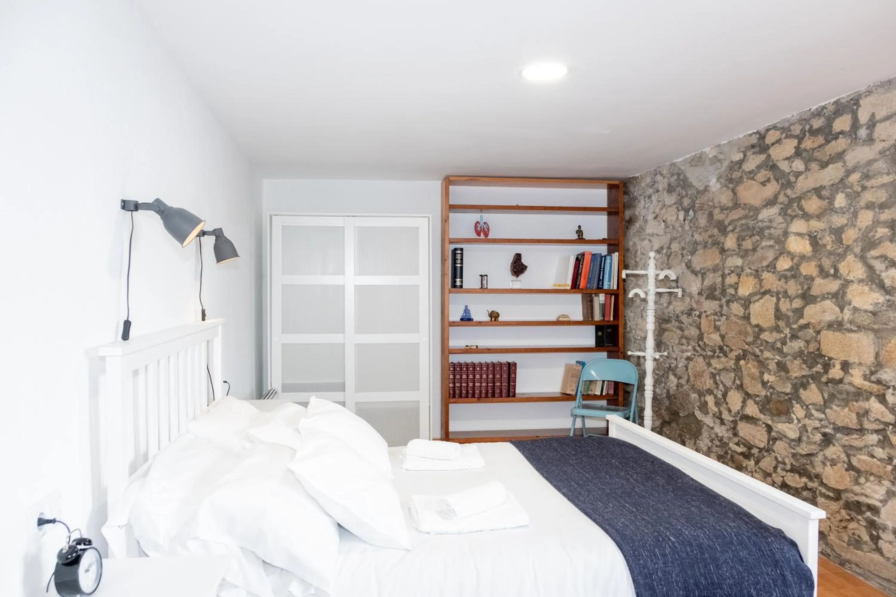 Bedroom, Bed in Apartamentos O Almacen