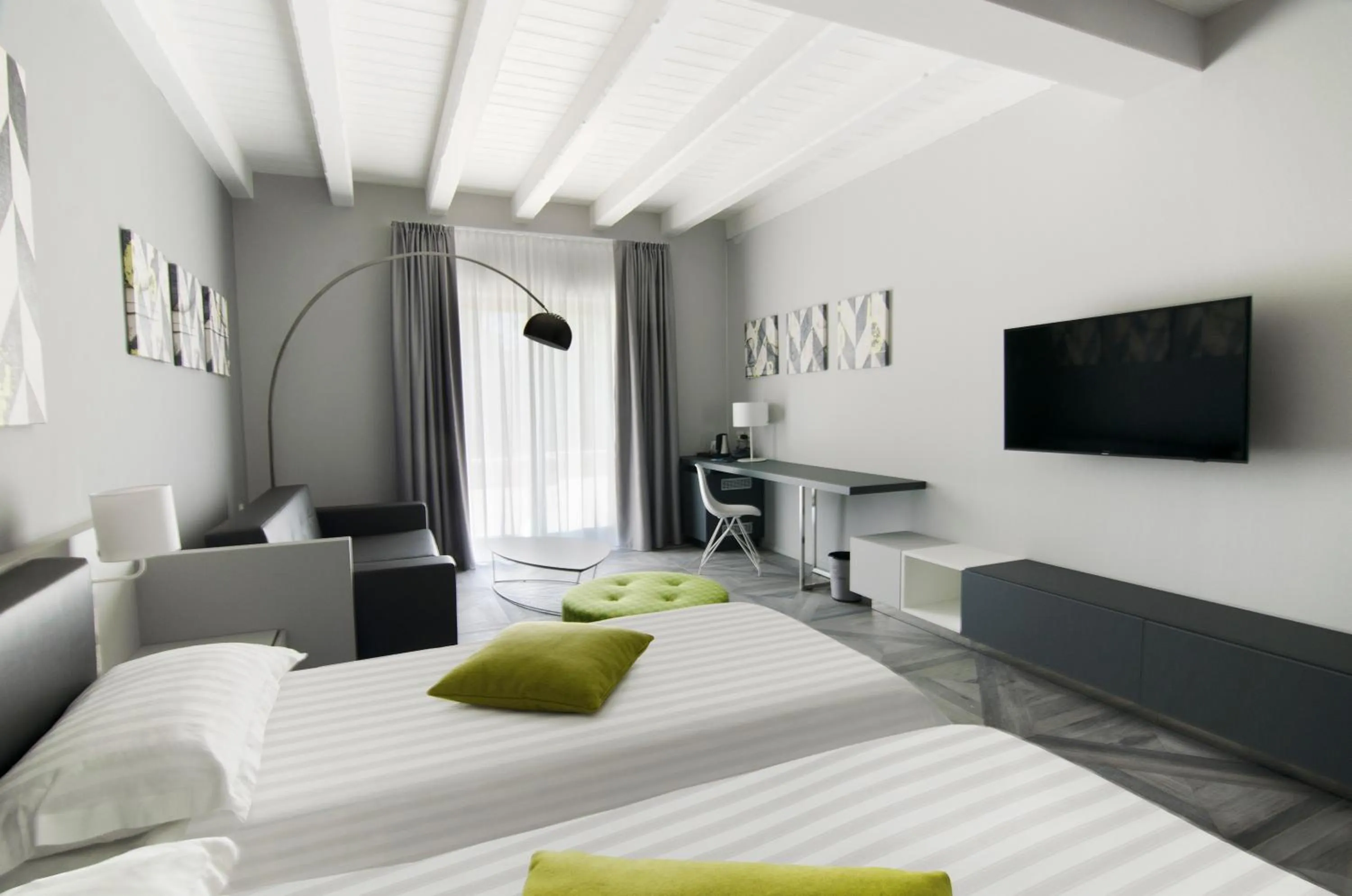 Shower, Bed in Ca' Barbini Resort