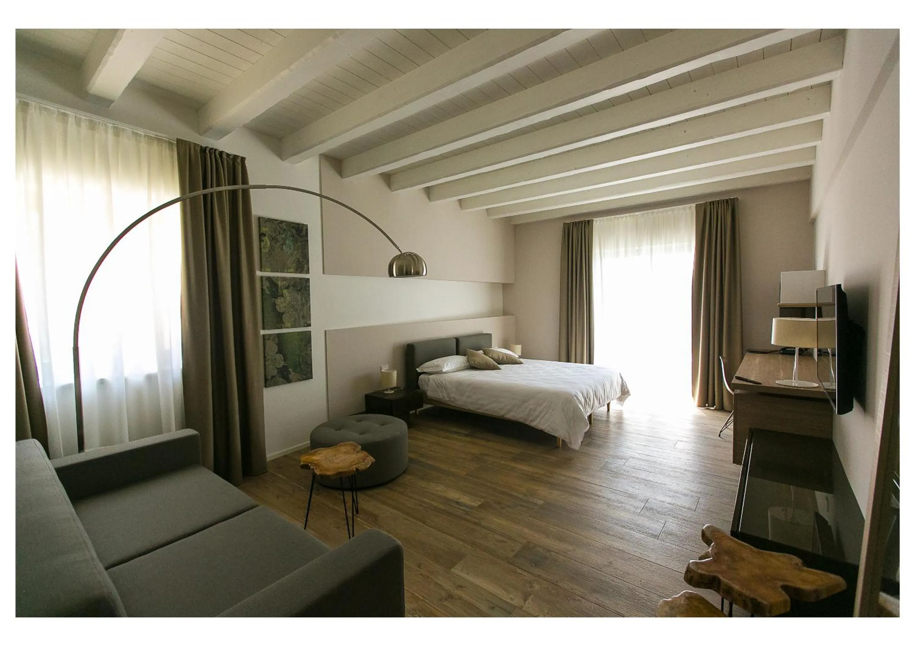 Photo of the whole room, Bed in Ca' Barbini Resort