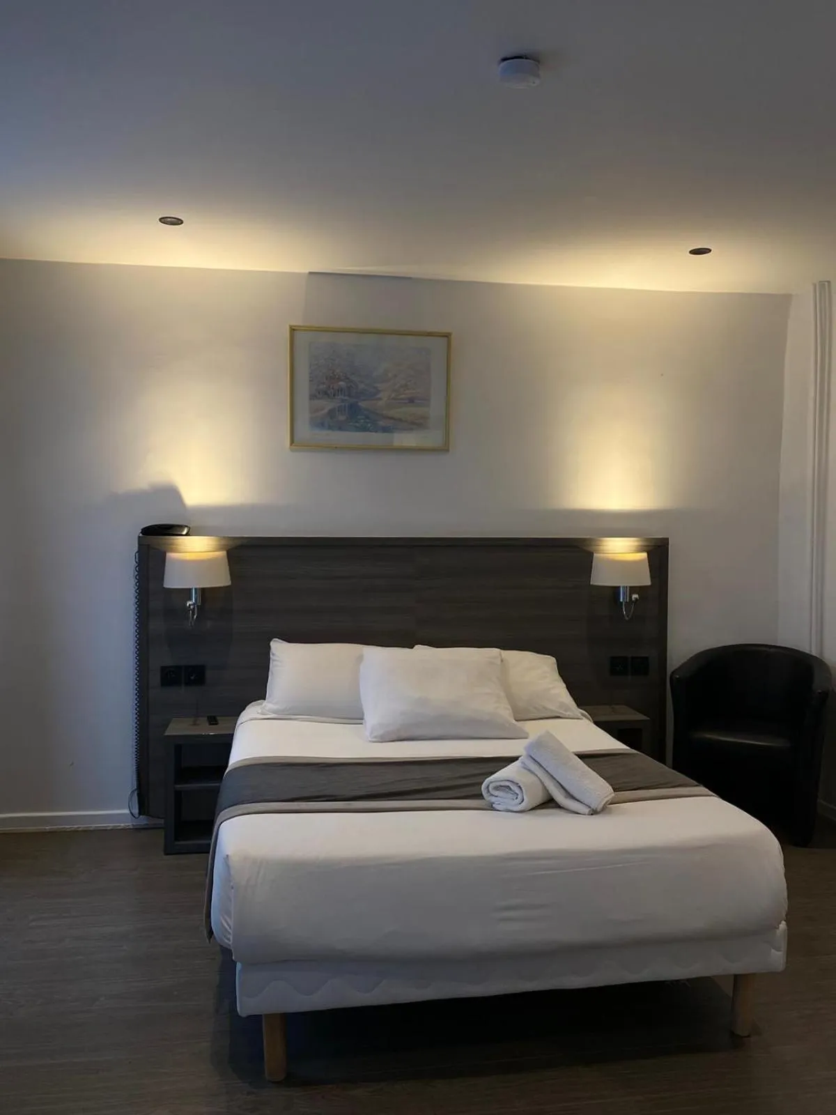 Bed in Luxor Bastille Hotel