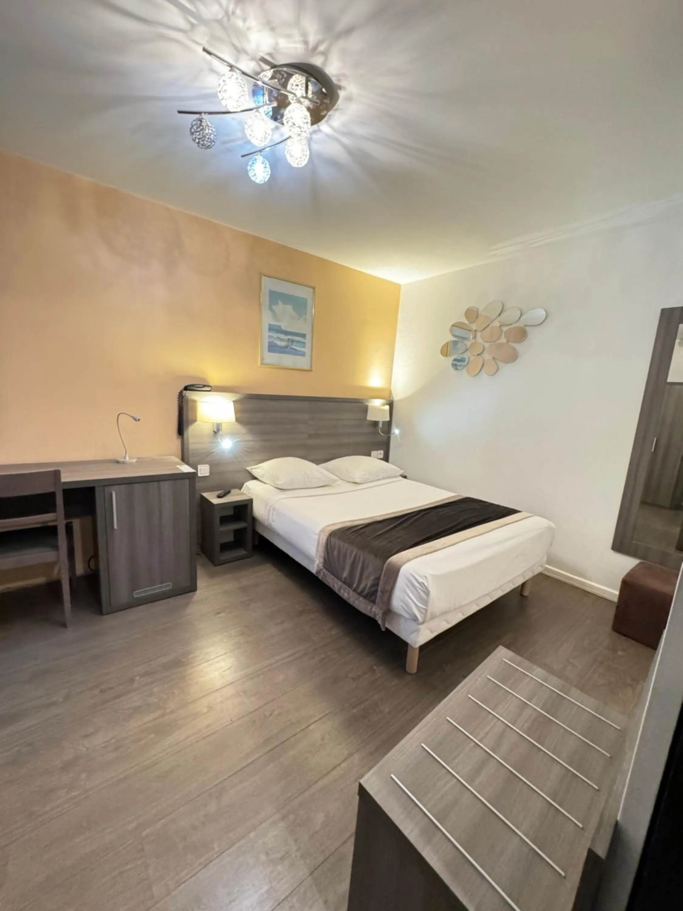 Bedroom, Bed in Luxor Bastille Hotel