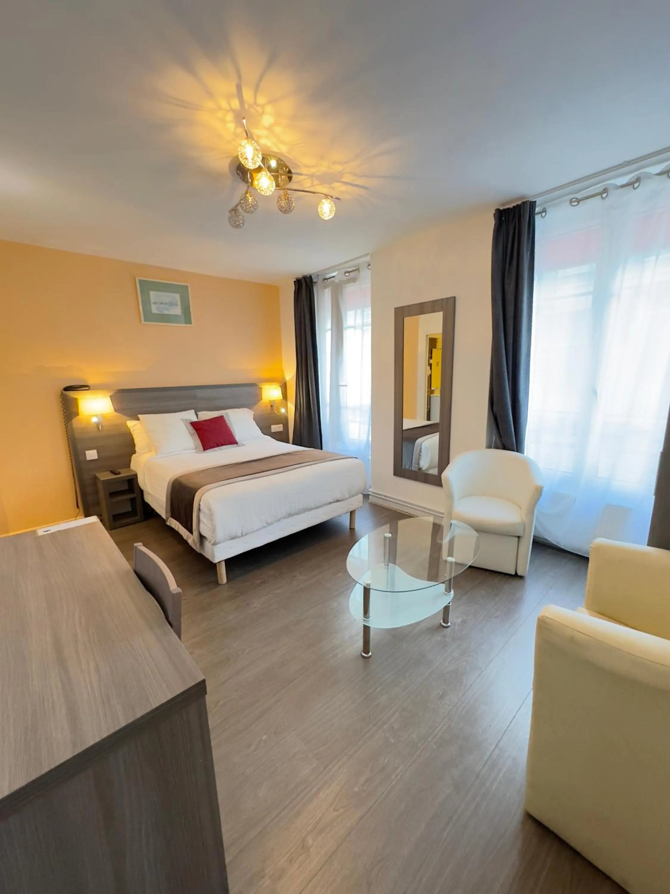 Bedroom, Bed in Luxor Bastille Hotel