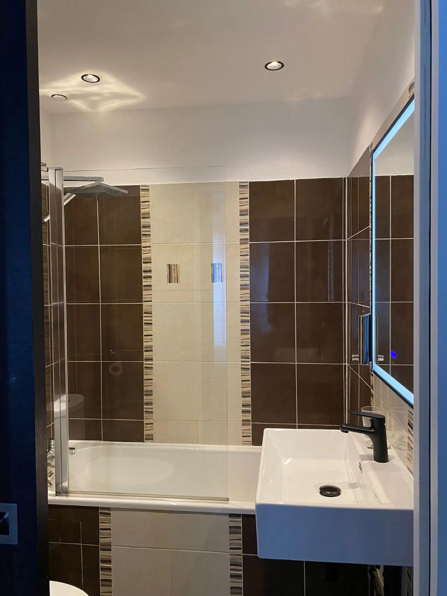 Bathroom in Luxor Bastille Hotel