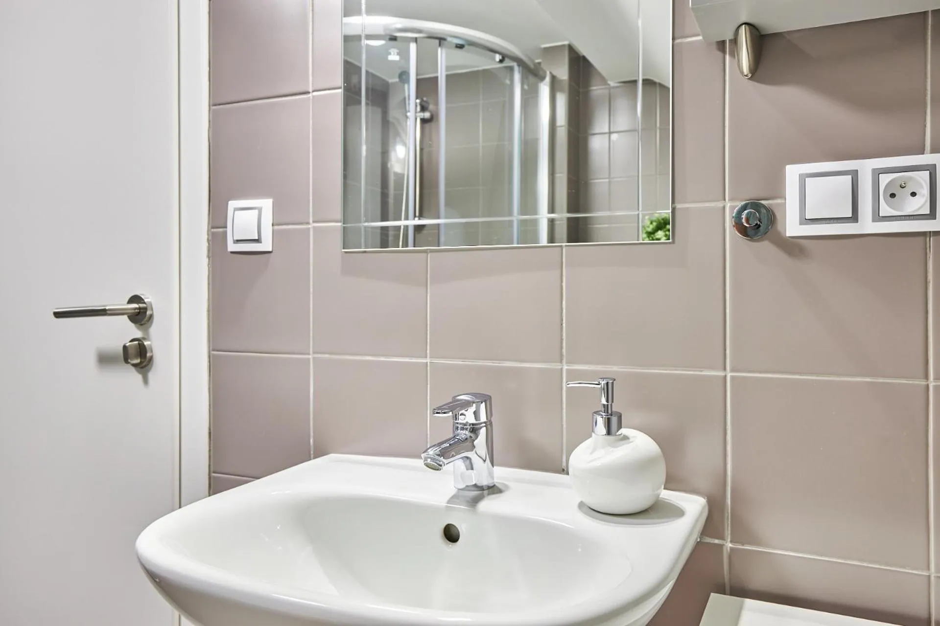 Bathroom in Villa Gap apartments