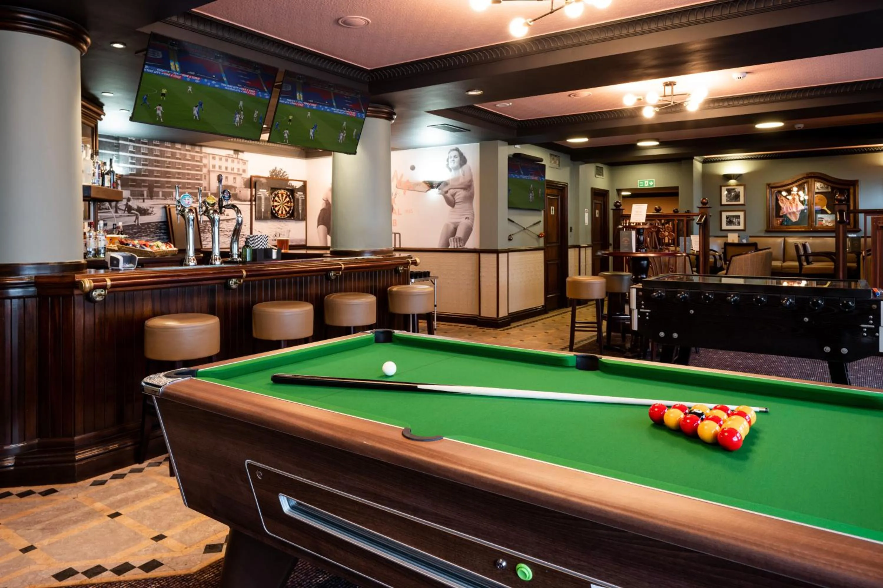 Lounge or bar in Merton Hotel