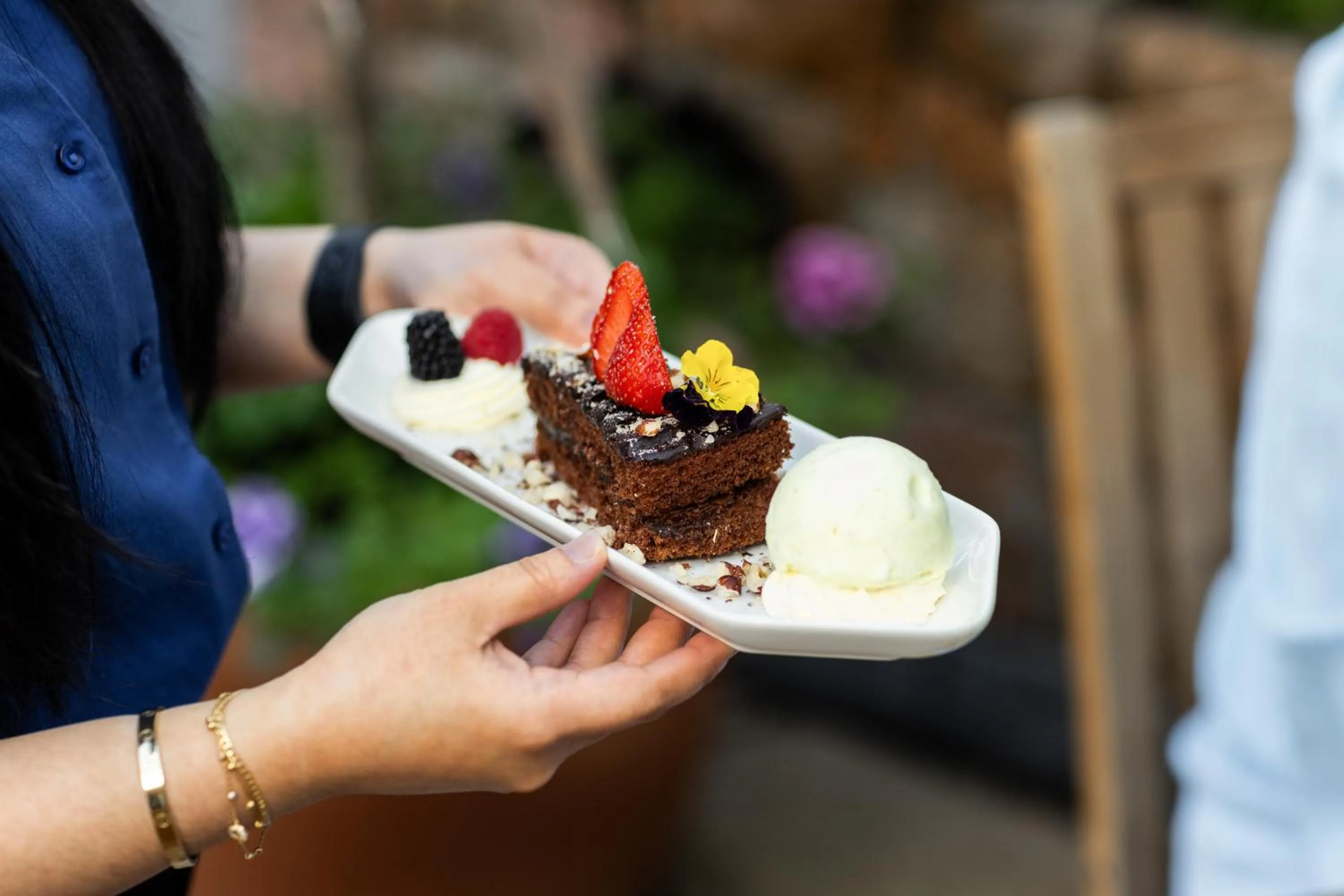 Food and drinks in Merton Hotel