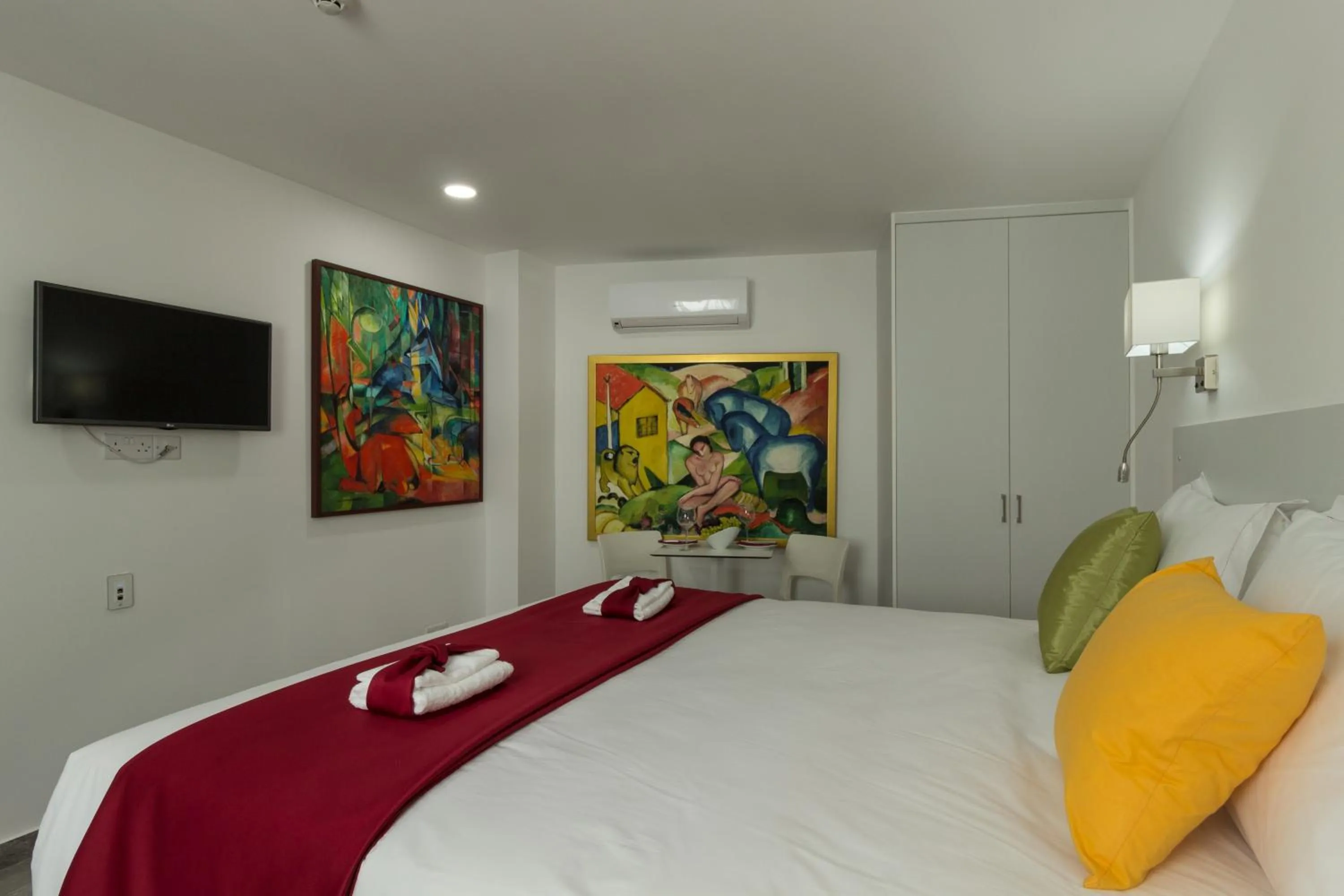 Photo of the whole room, Bed in Art & Wine Boutique Hotel