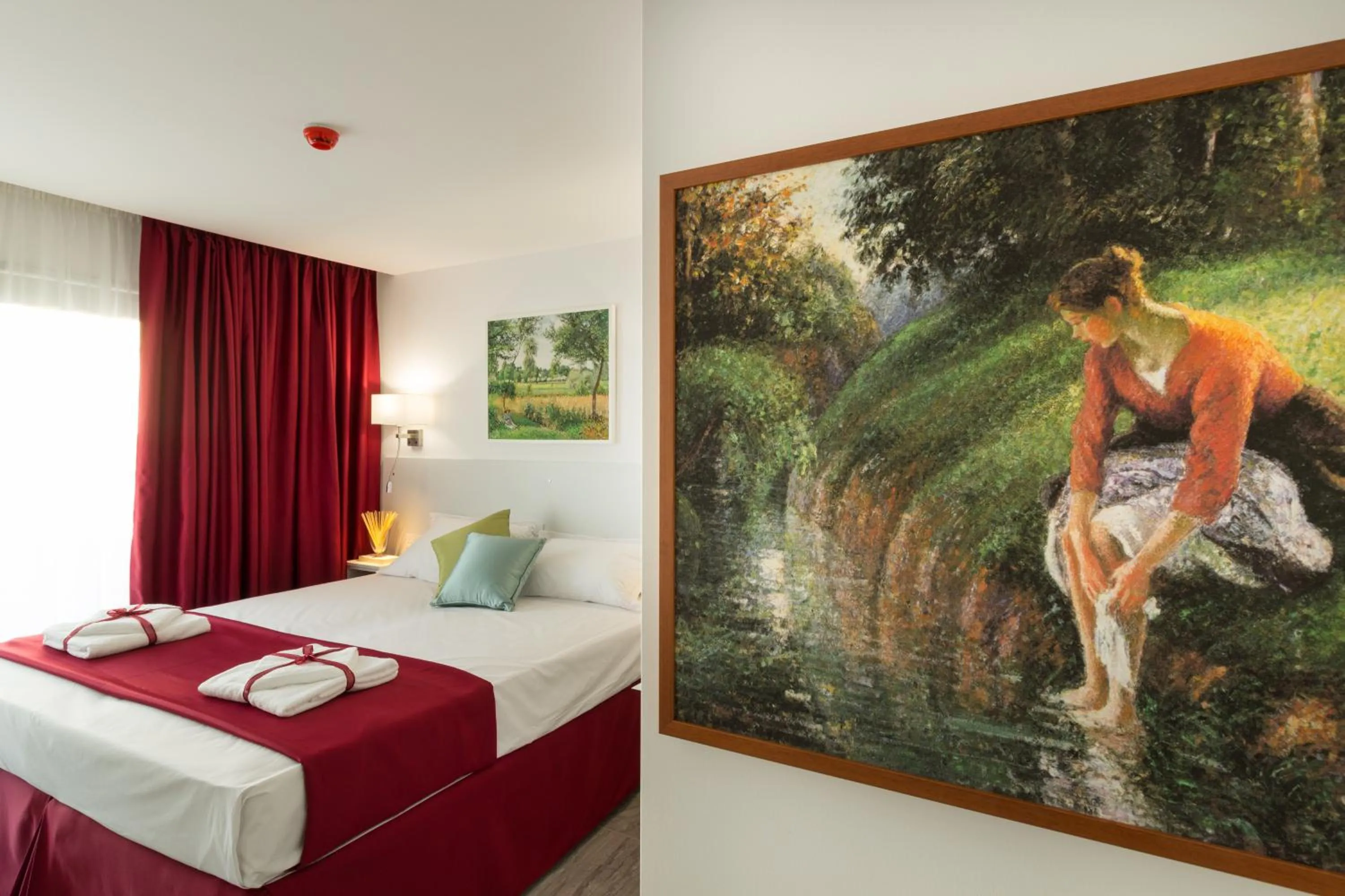 Photo of the whole room, Bed in Art & Wine Boutique Hotel