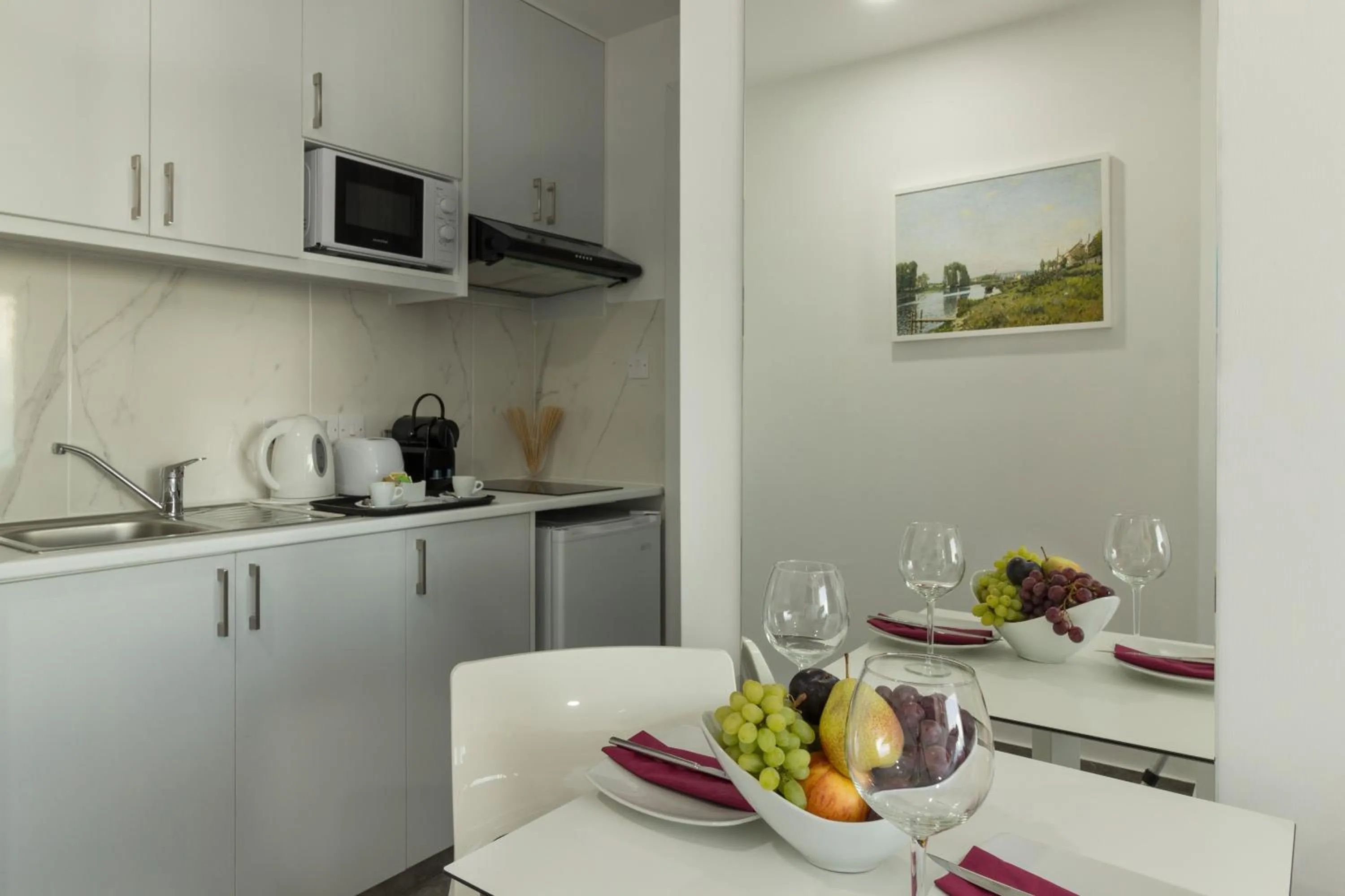 Kitchen or kitchenette in Art & Wine Boutique Hotel