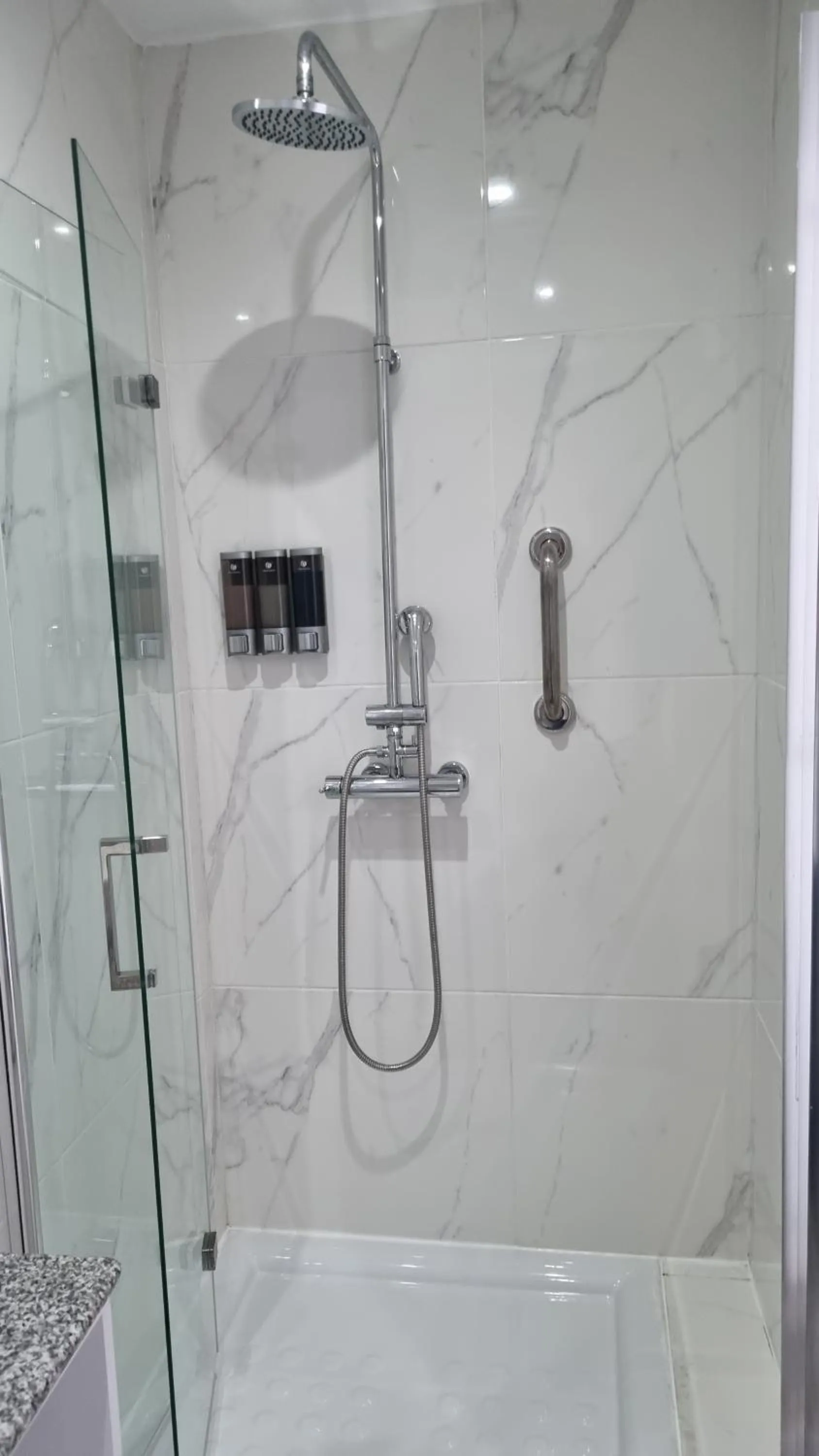 Shower in Art & Wine Boutique Hotel