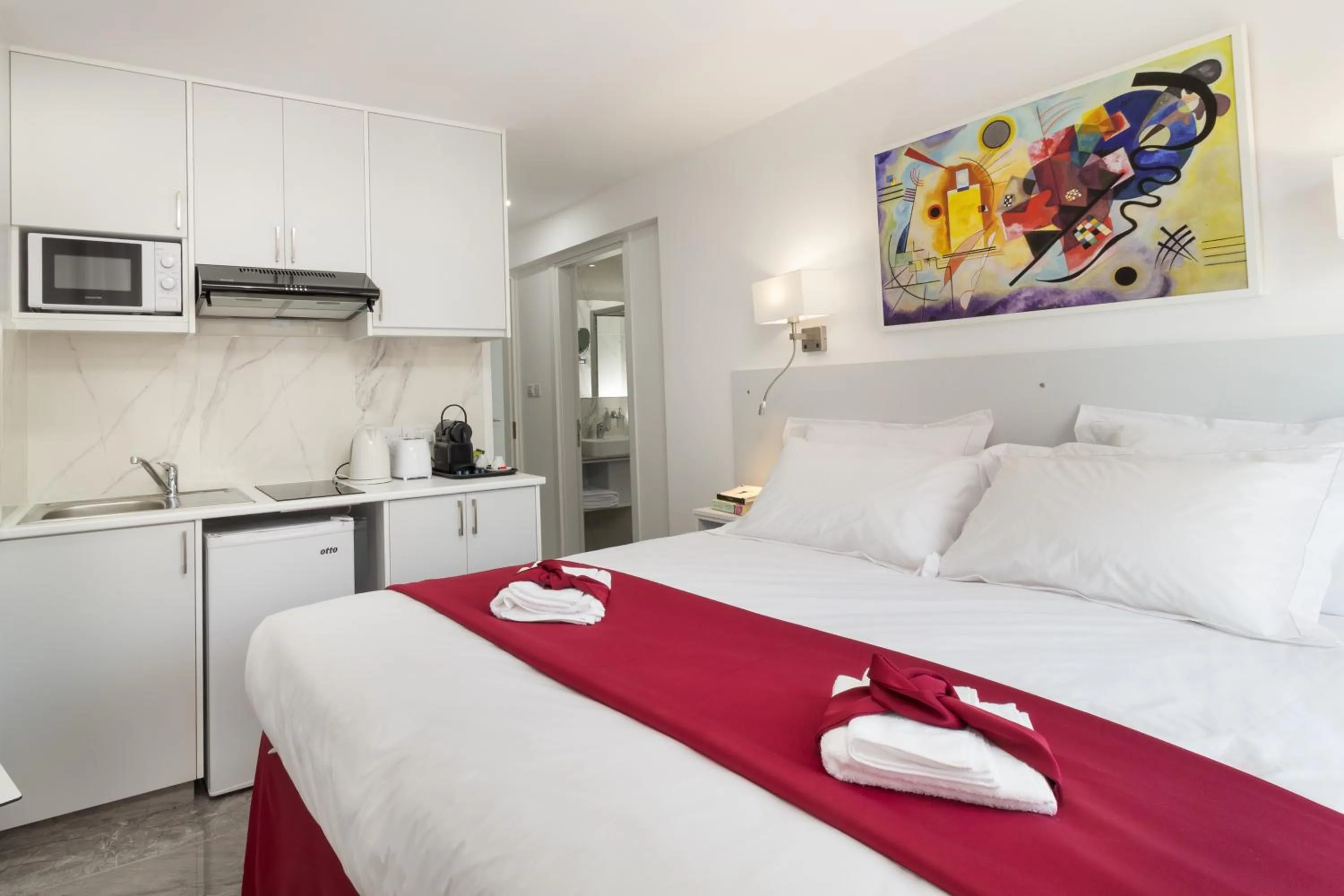 Photo of the whole room, Bed in Art & Wine Boutique Hotel