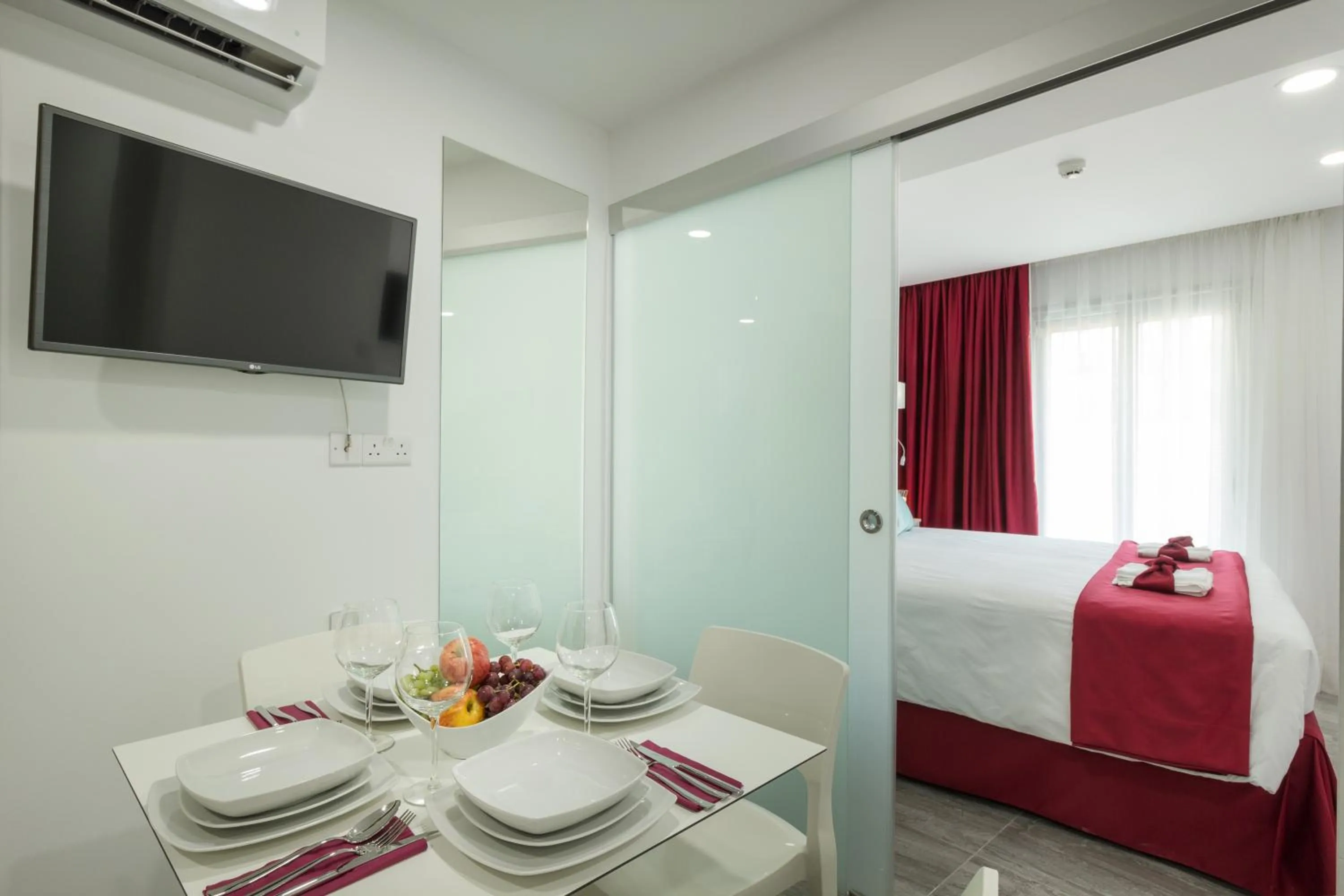 Photo of the whole room, Bed in Art & Wine Boutique Hotel