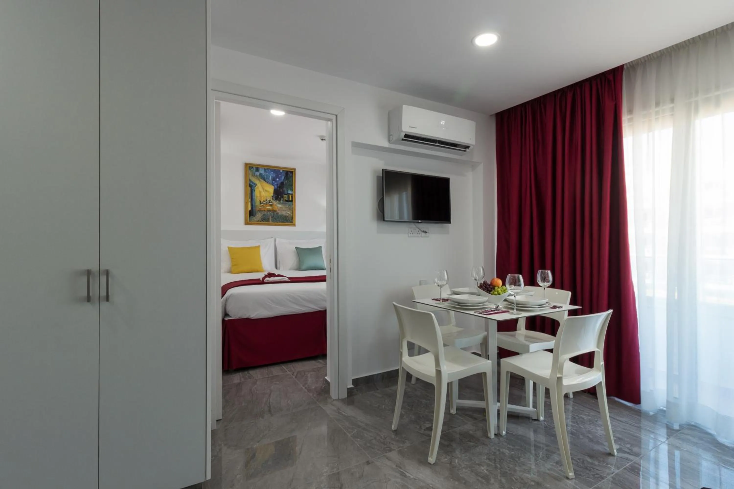 Photo of the whole room, Bed in Art & Wine Boutique Hotel