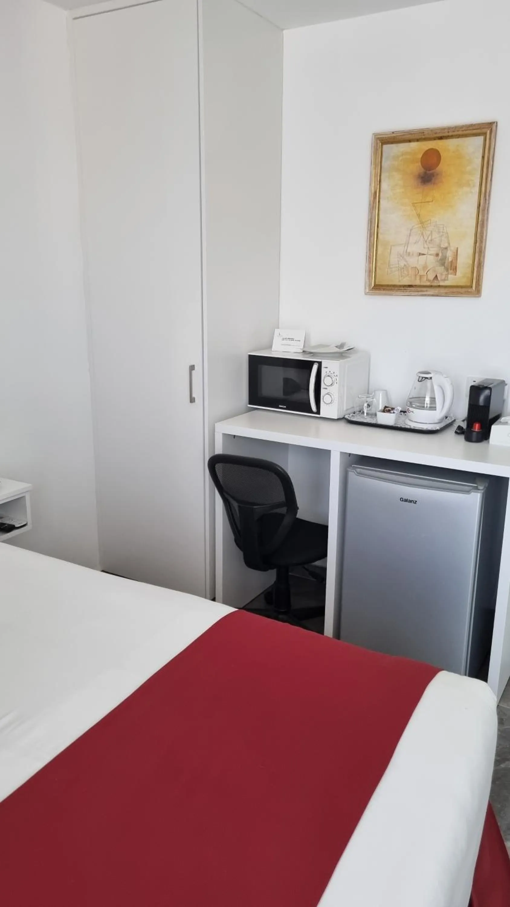 Coffee/tea facilities, Bed in Art & Wine Boutique Hotel