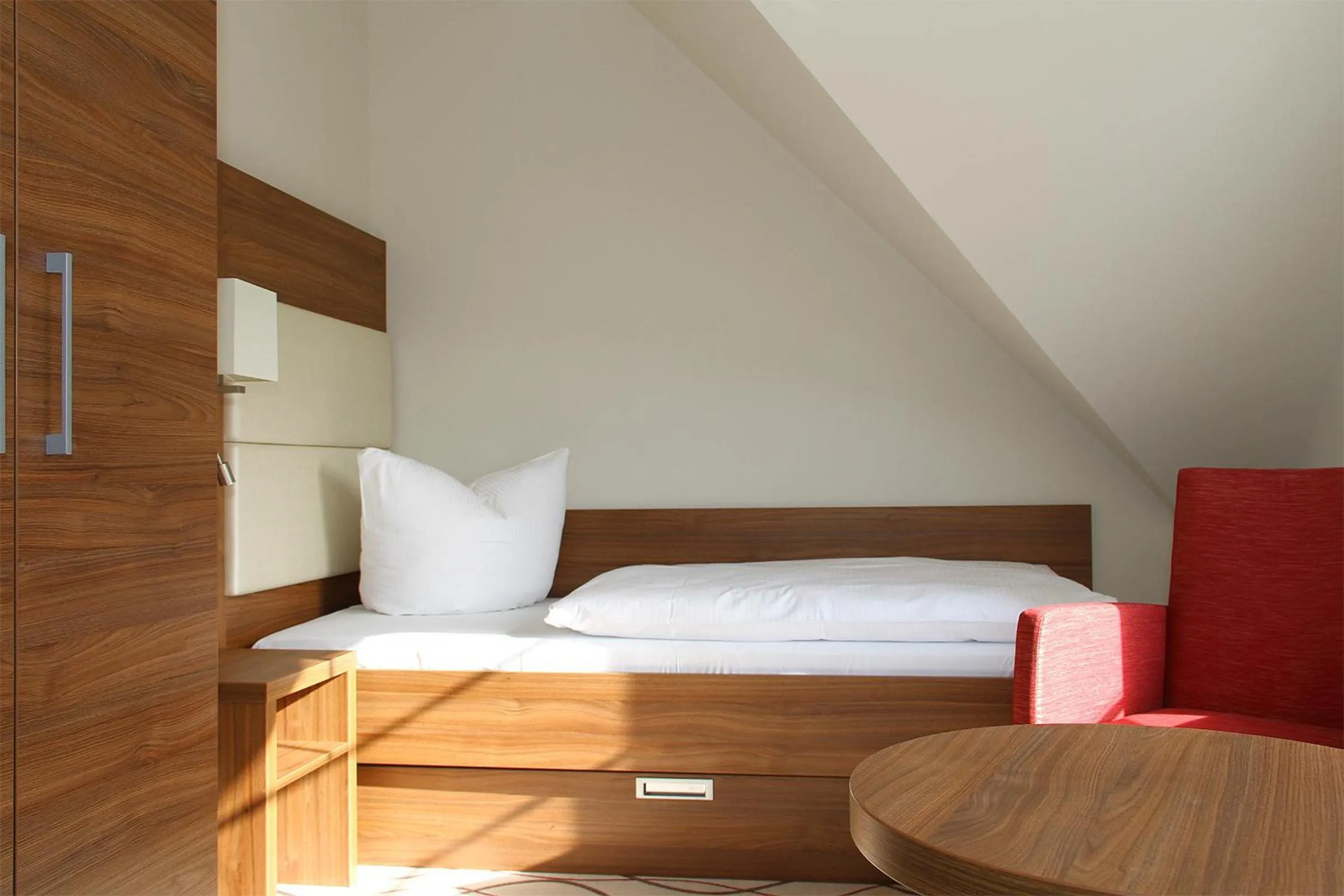 Photo of the whole room, Bed in HOTEL am STRAND