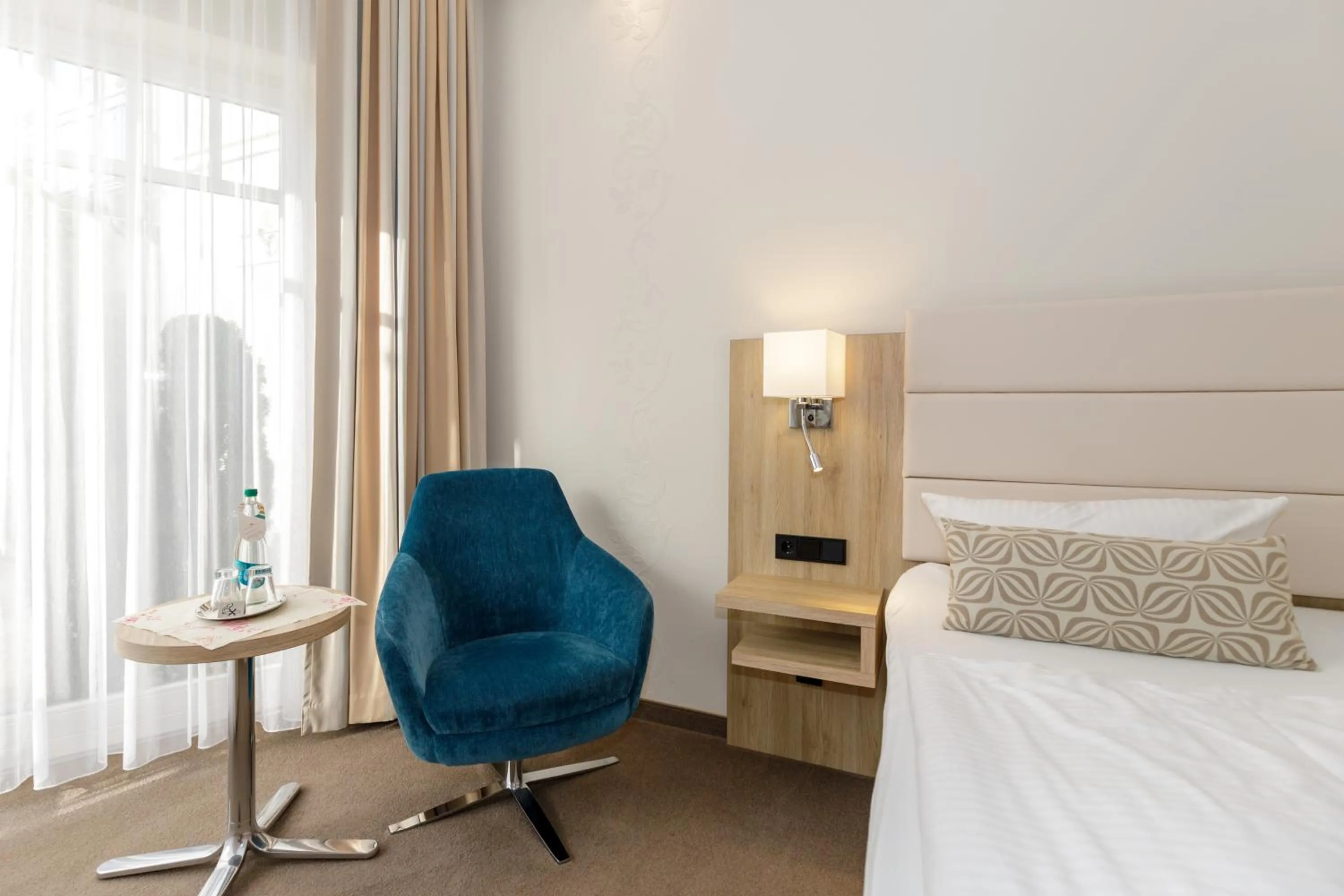 Photo of the whole room, Bed in HOTEL am STRAND