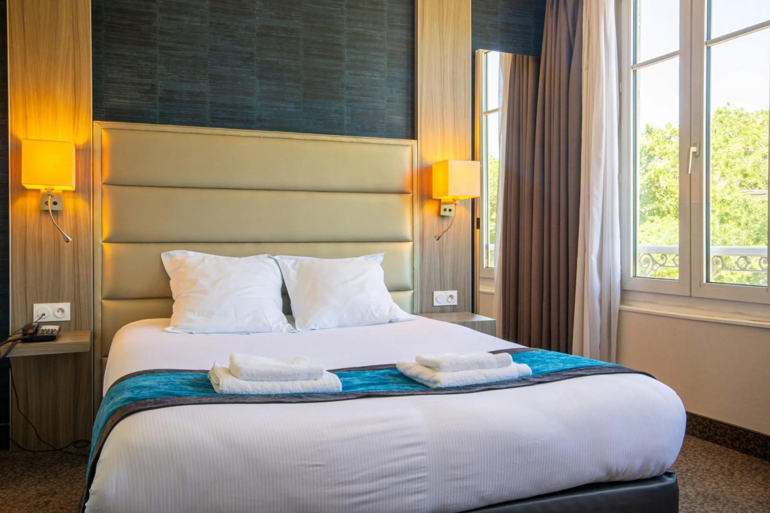 Bed in Hotel de la Gare Troyes Centre