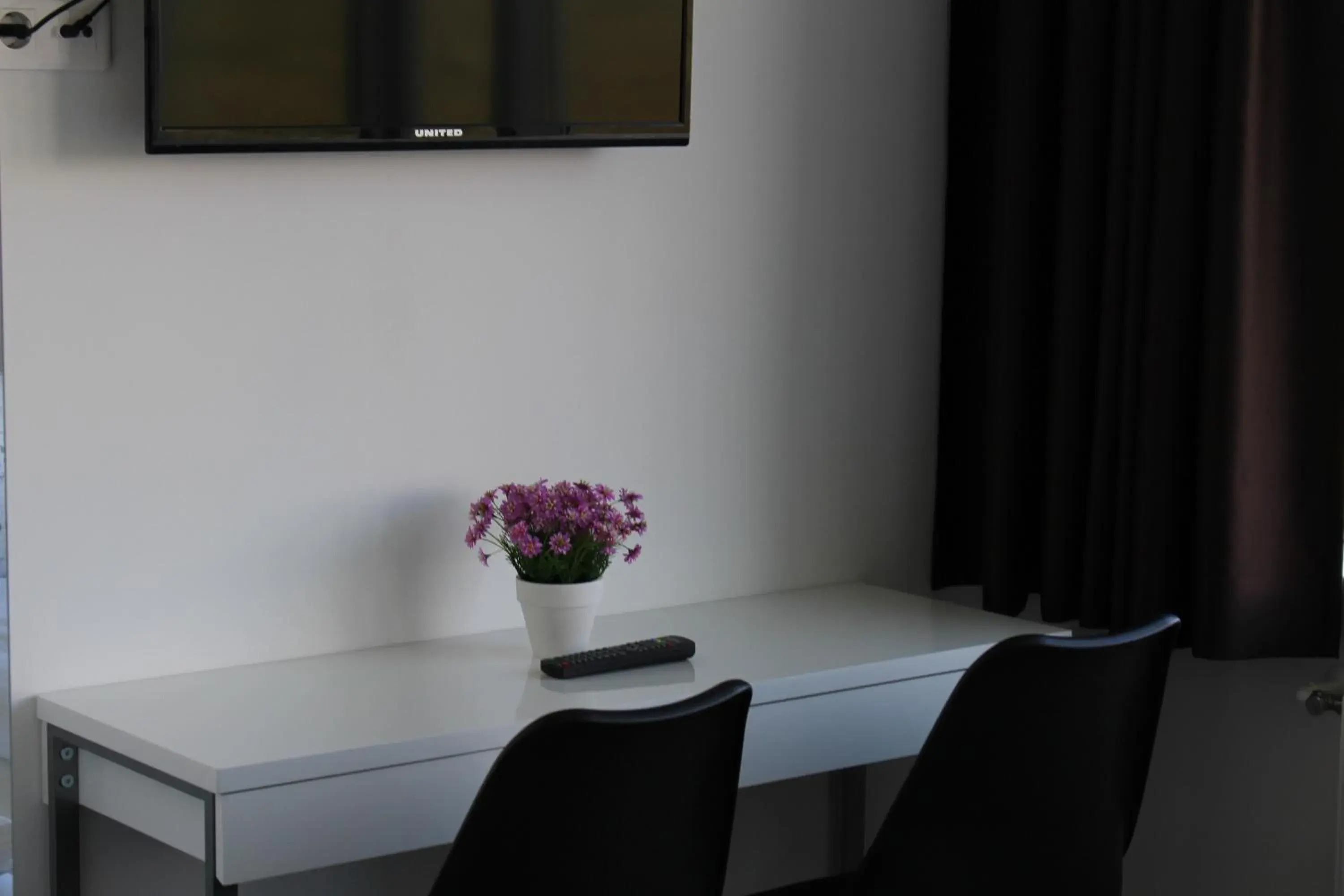 Studio Apartment in Ocean Beach Apartments Studio Apartment in Ocean Beach Apartments