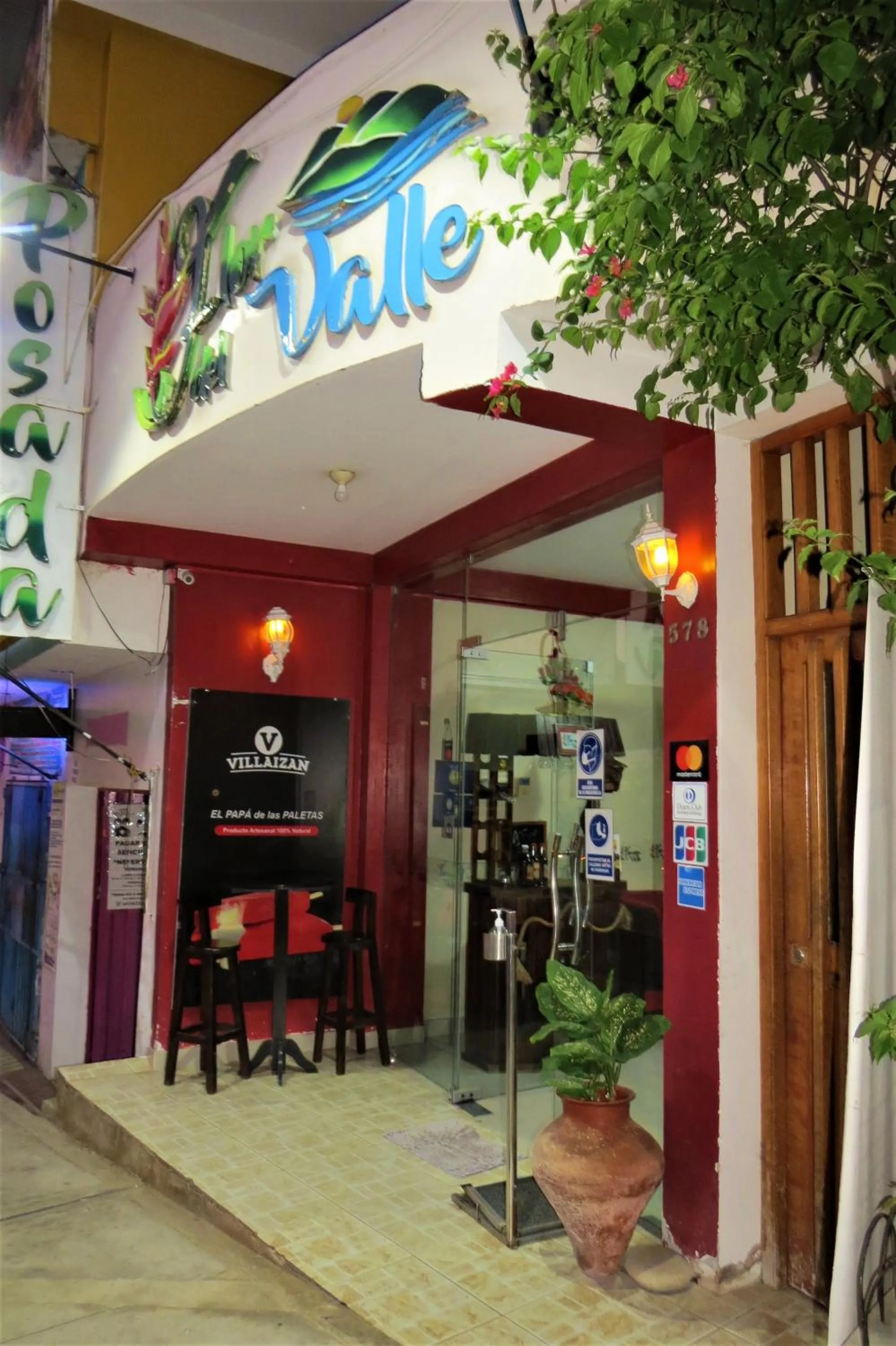 Flor del Valle Posada