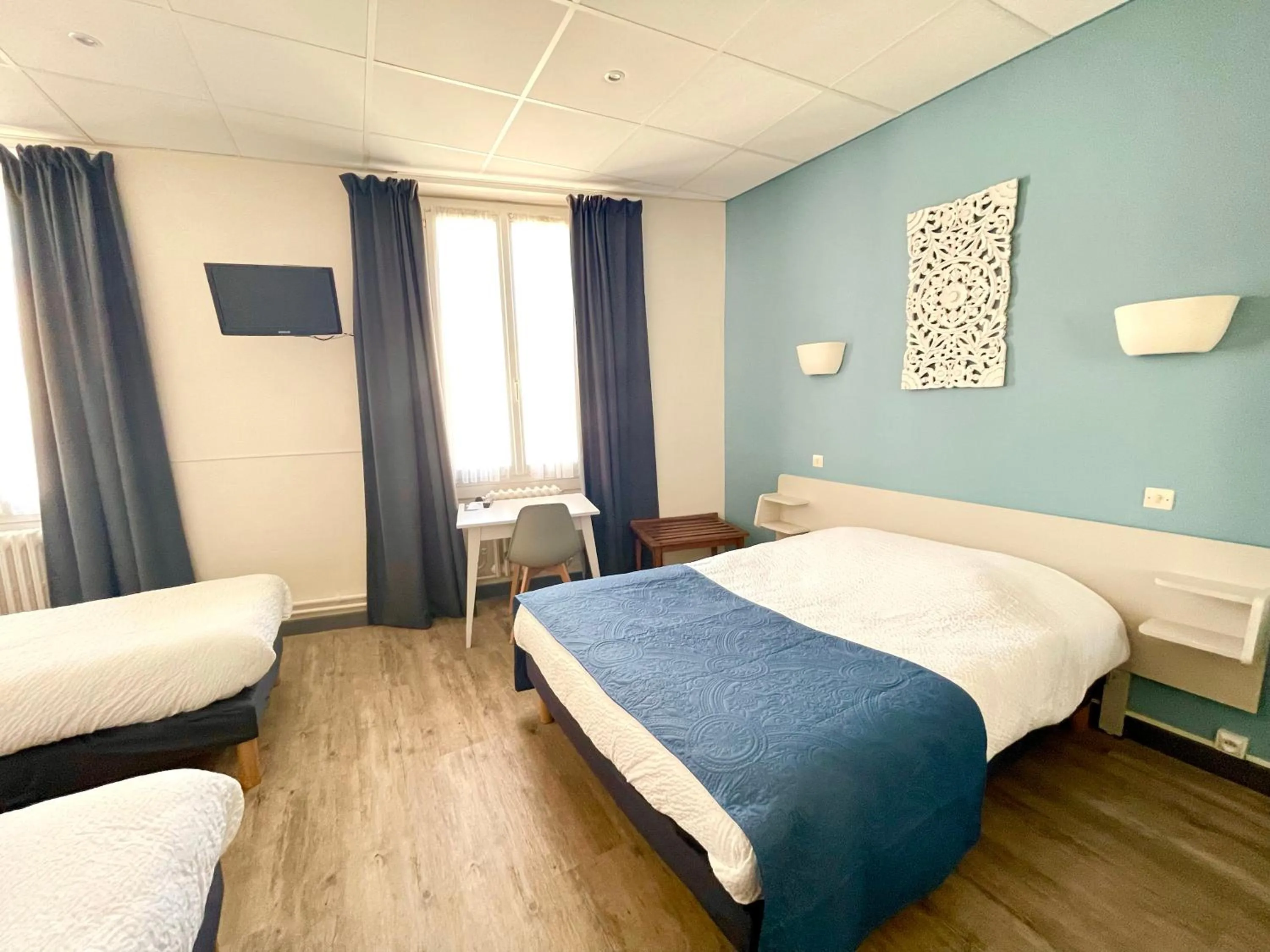 Bed in Grand Hôtel De La Poste