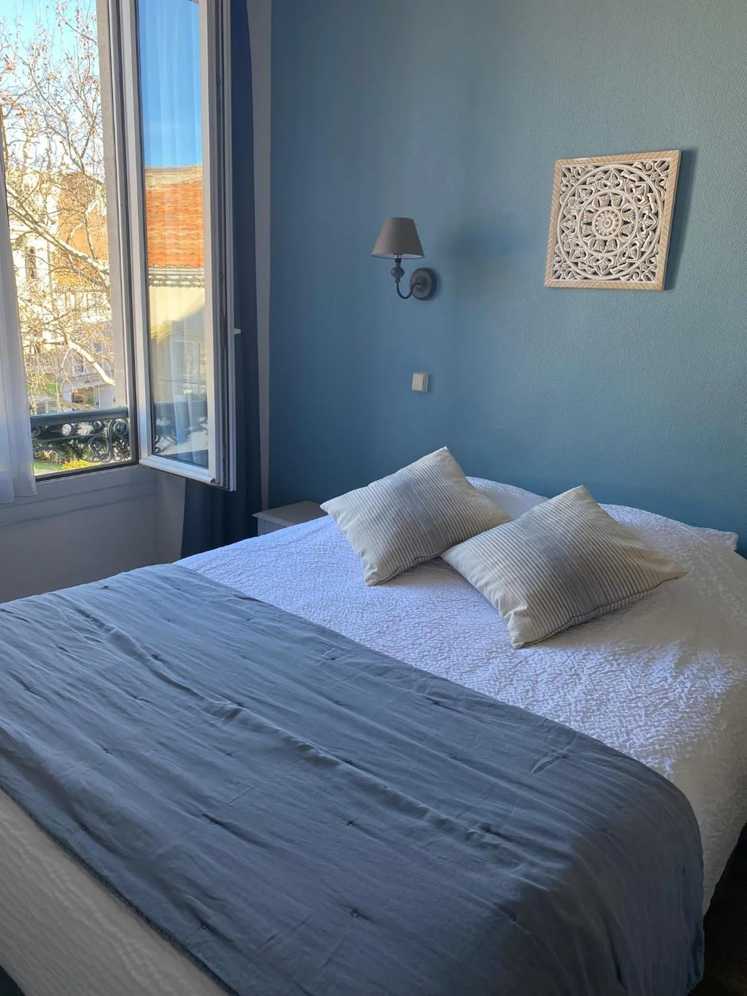 Bed in Grand Hôtel De La Poste