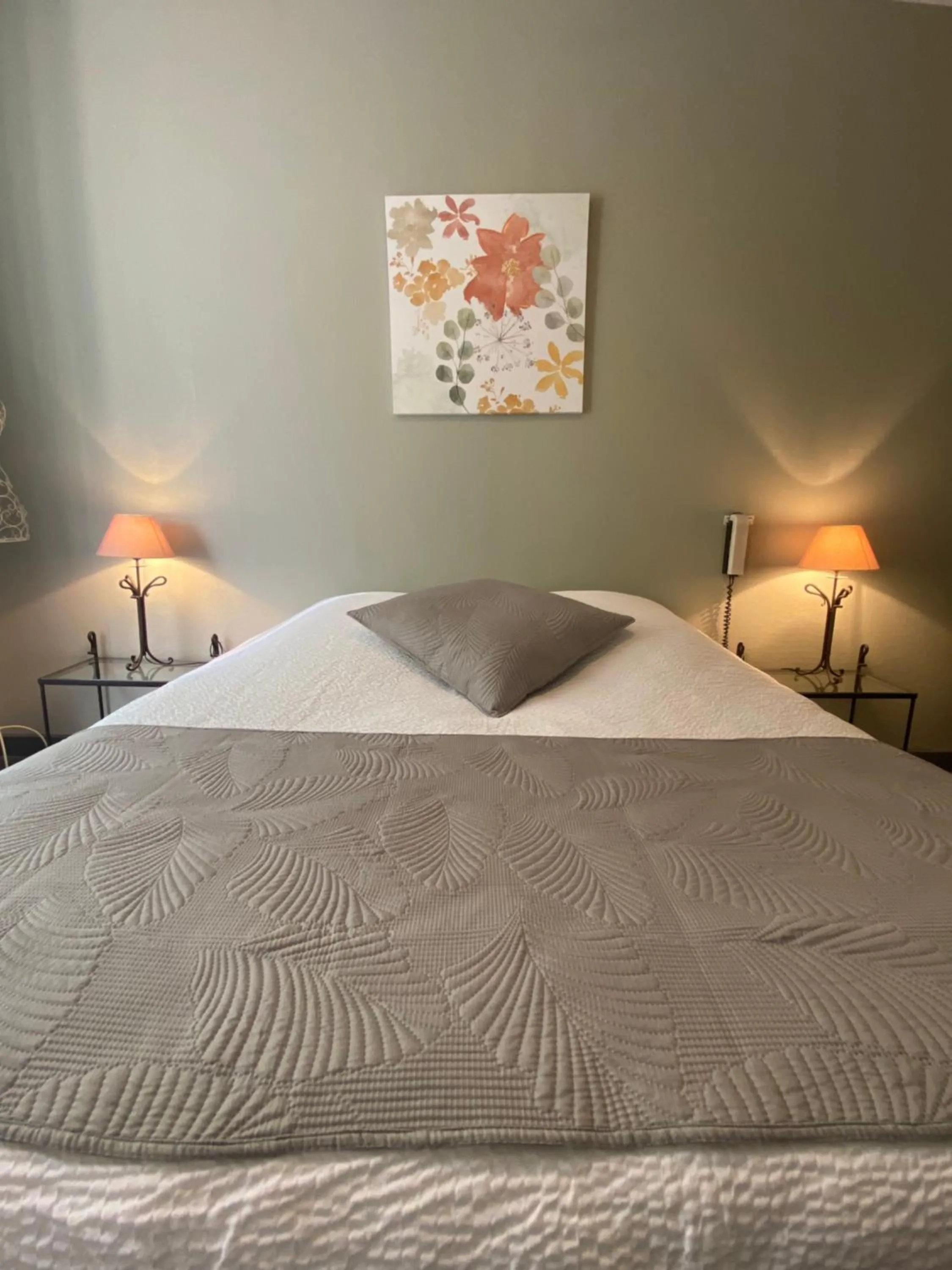 Bed in Grand Hôtel De La Poste