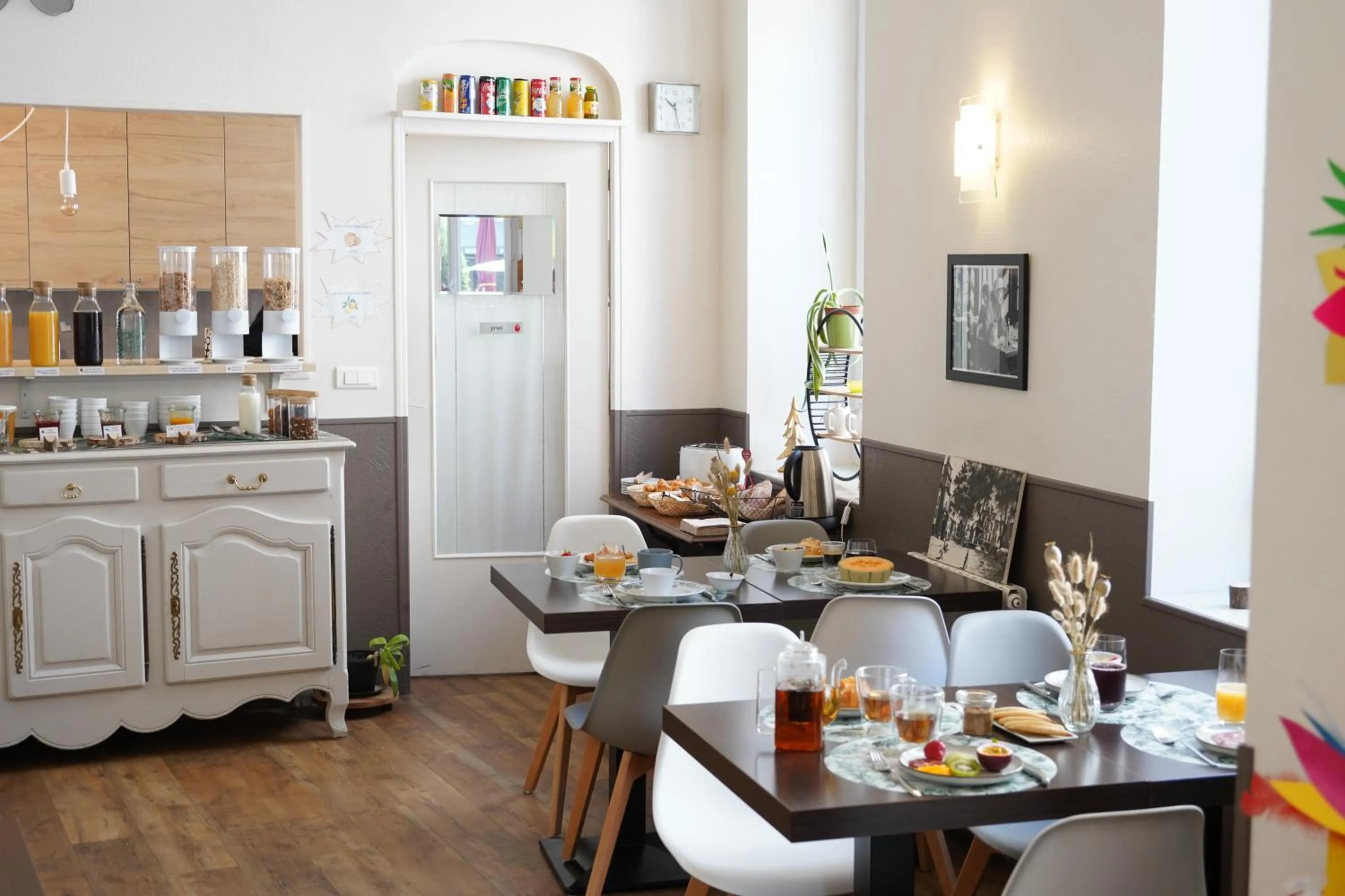 Food and drinks in Grand Hôtel De La Poste