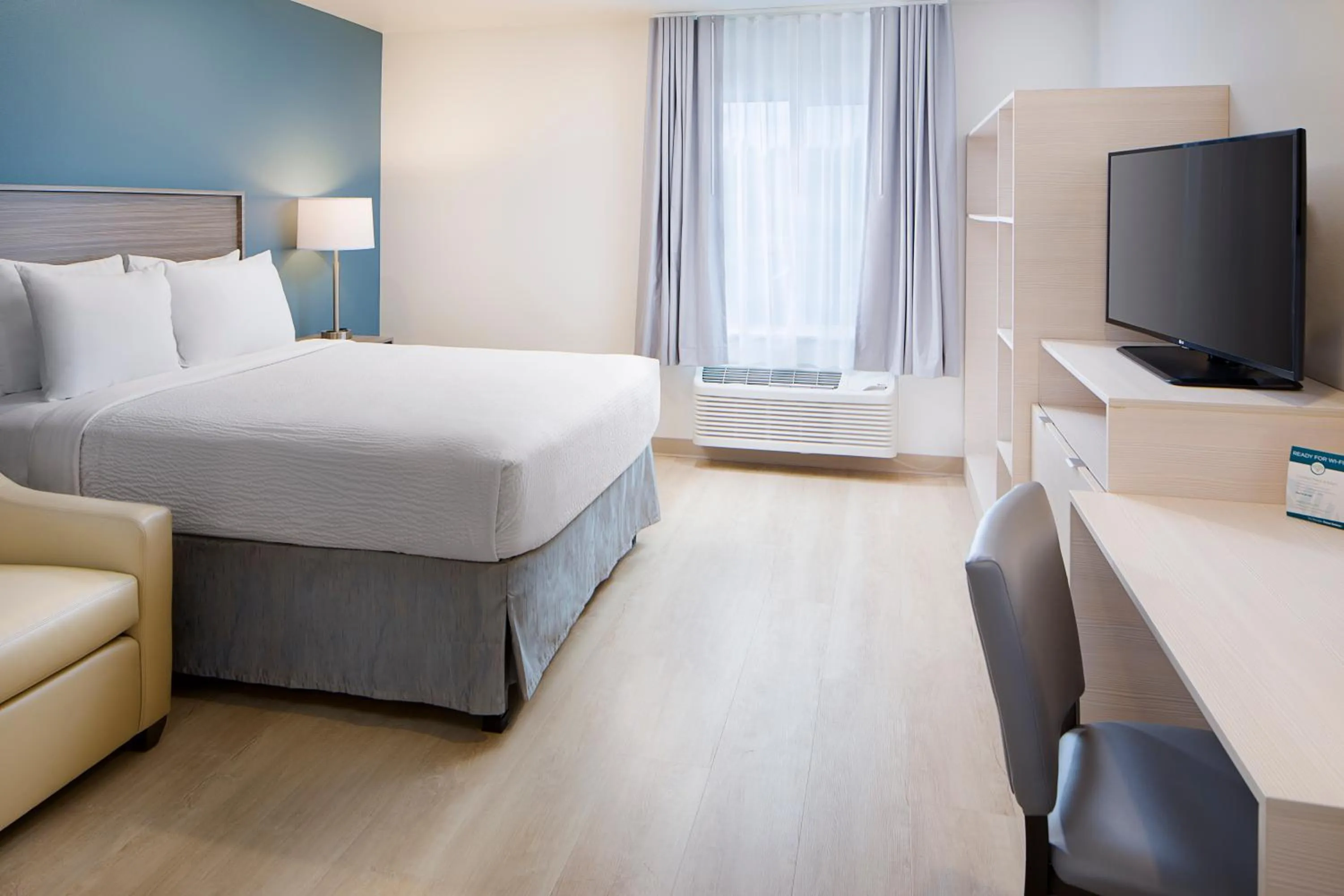 Bedroom, Bed in WoodSpring Suites Seattle Everett