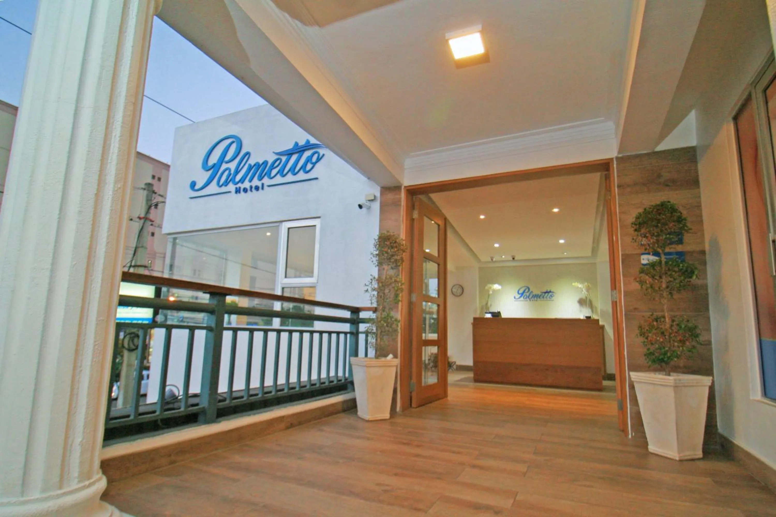 Facade/entrance in Palmetto Hotel