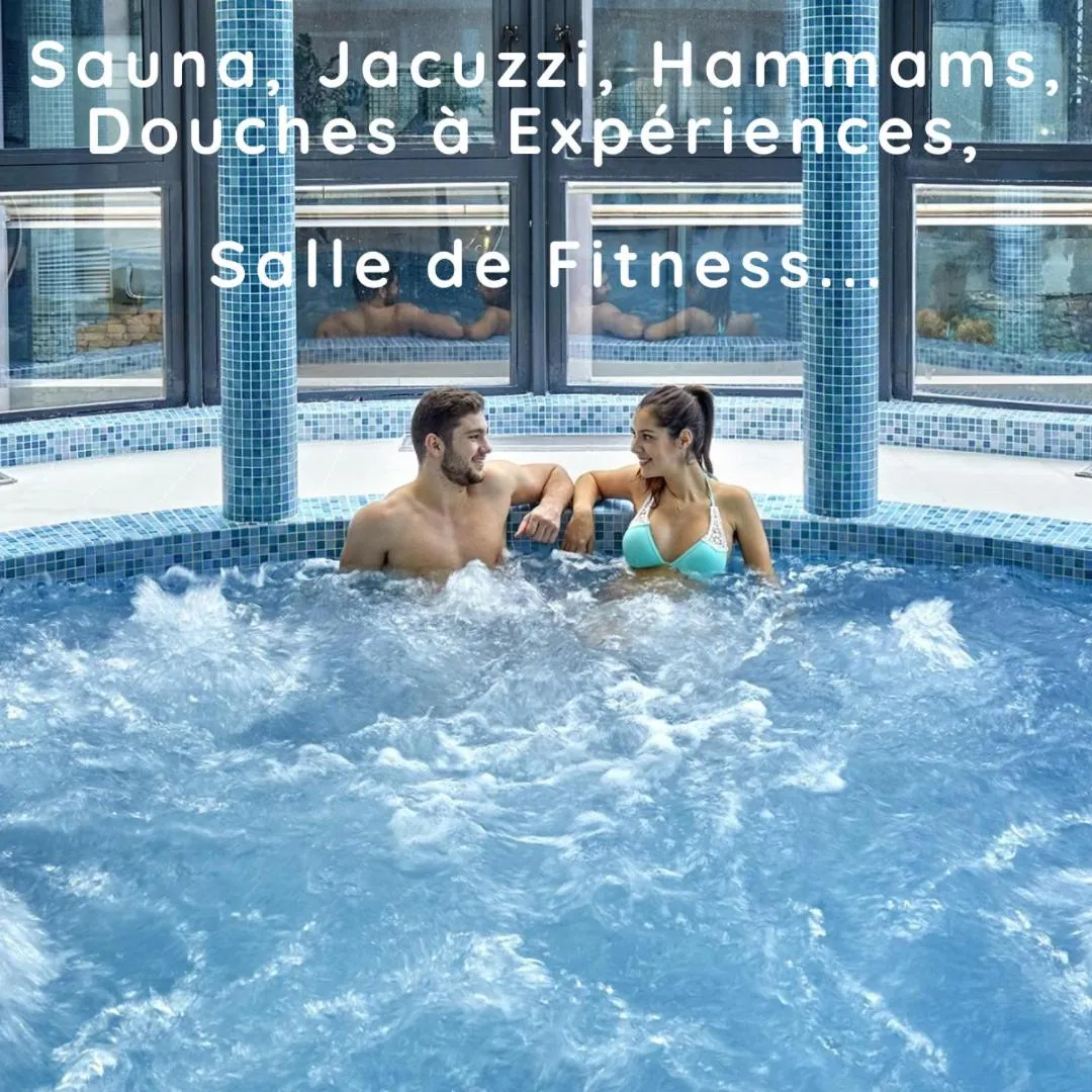 Hot Tub in Aquabella Hôtel & Spa