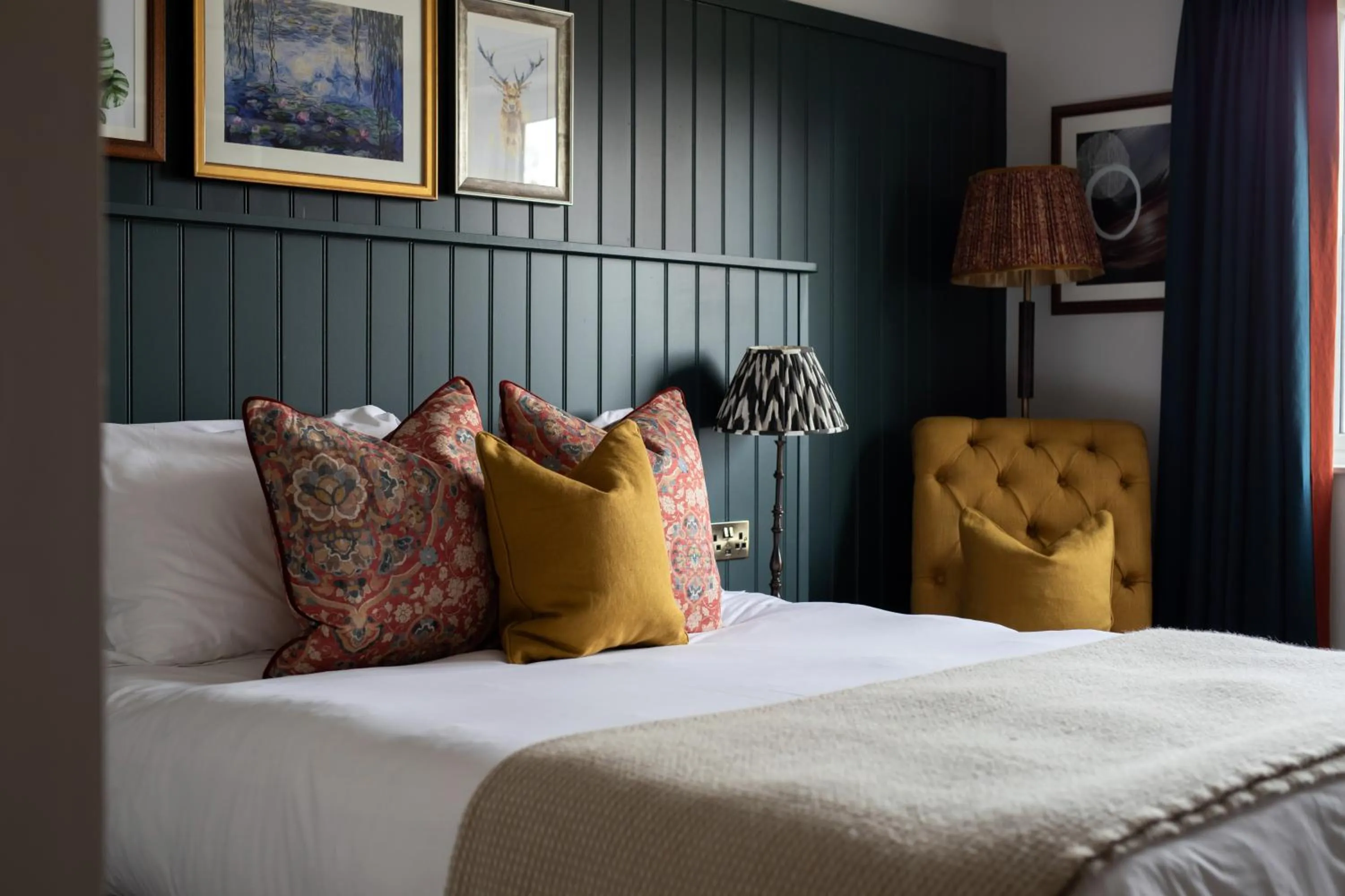 Bedroom, Bed in The Bridge Hotel