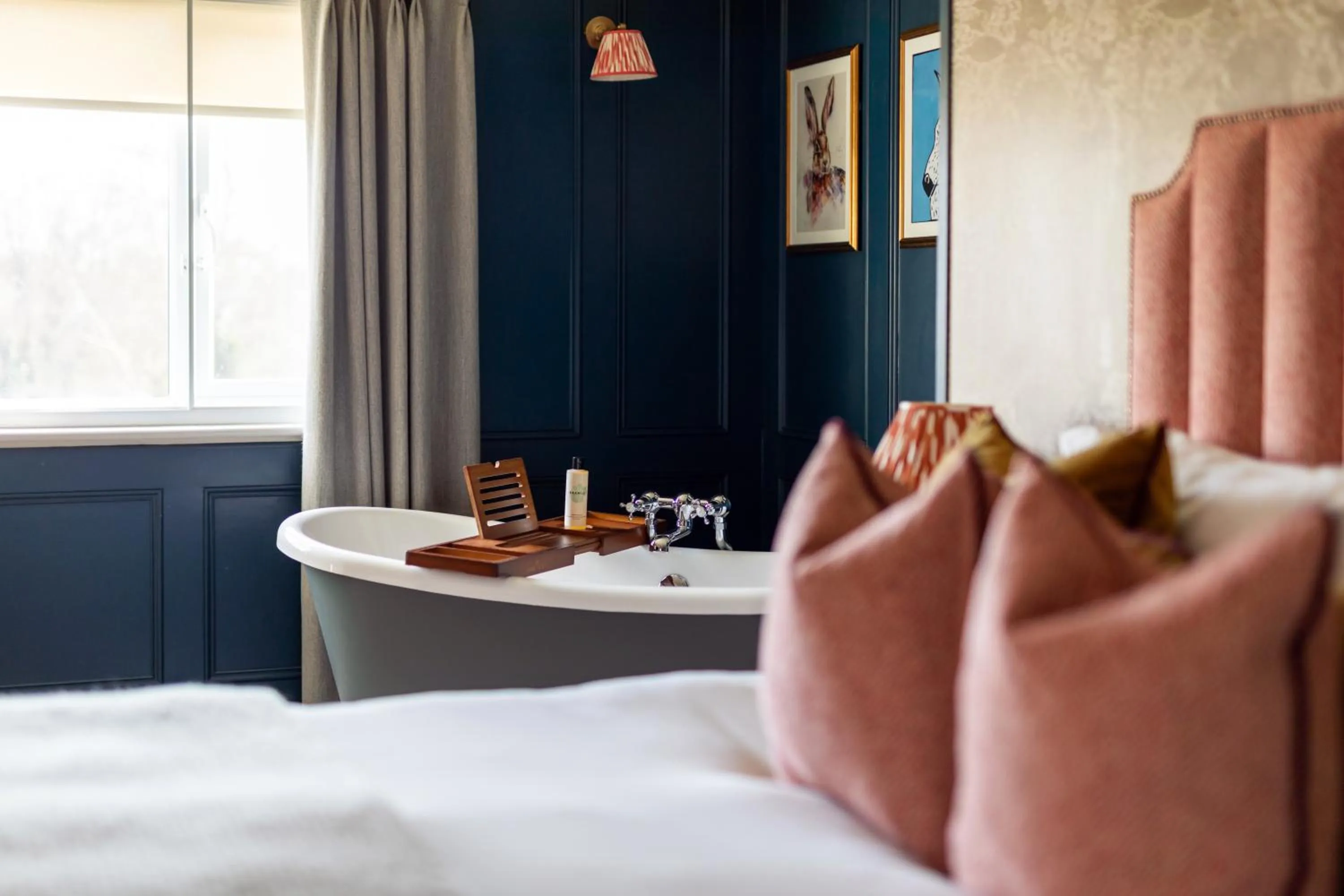 Bedroom, Bed in The Bridge Hotel