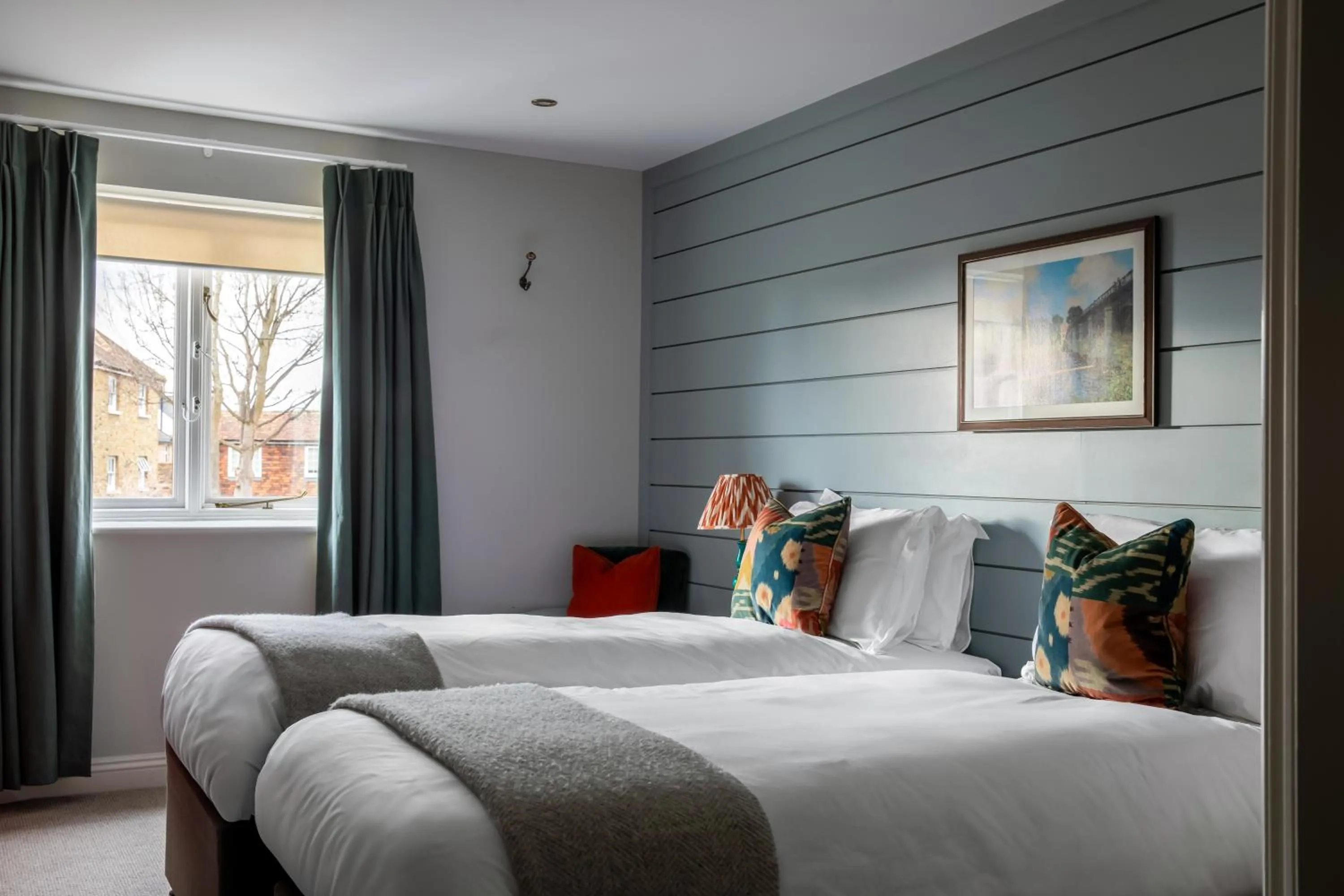 Bedroom, Bed in The Bridge Hotel