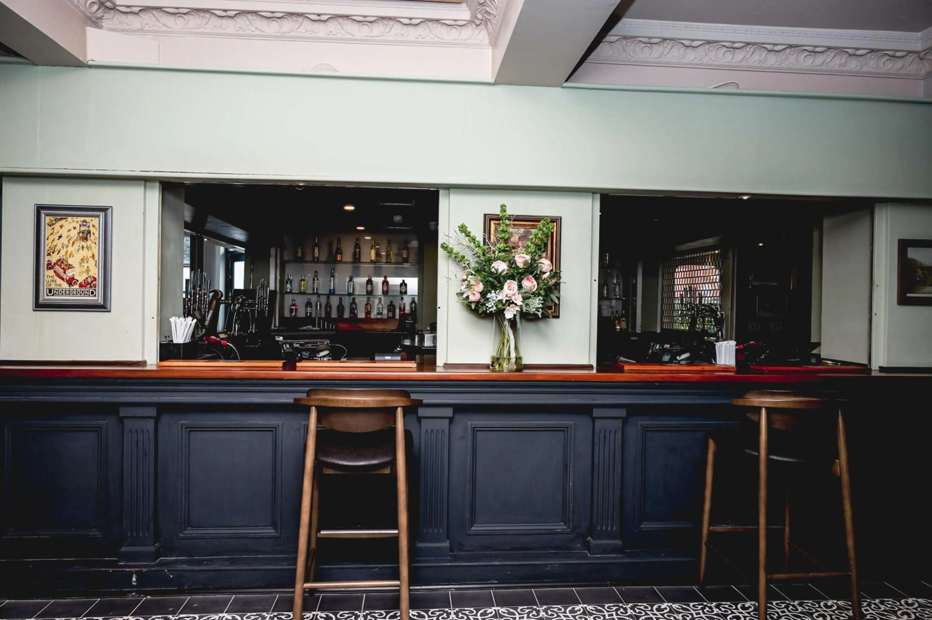 Lounge or bar in Thames Riviera Hotel, Sure Hotel Collection by Best Western