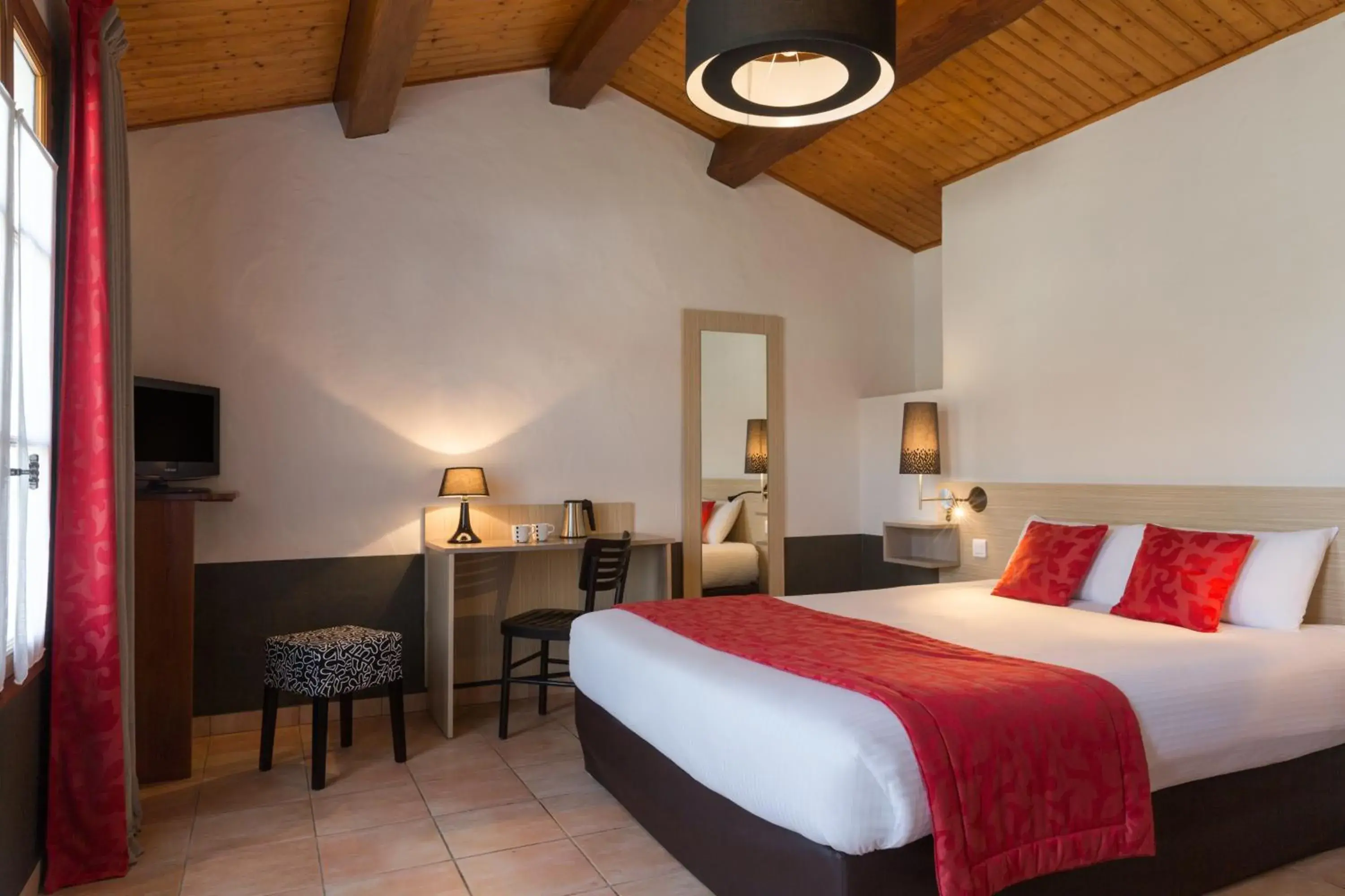 Superior Double Room Garden Level in Domaine Le Martinet, The Originals Relais Superior Double Room Garden Level in Domaine Le Martinet, The Originals Relais